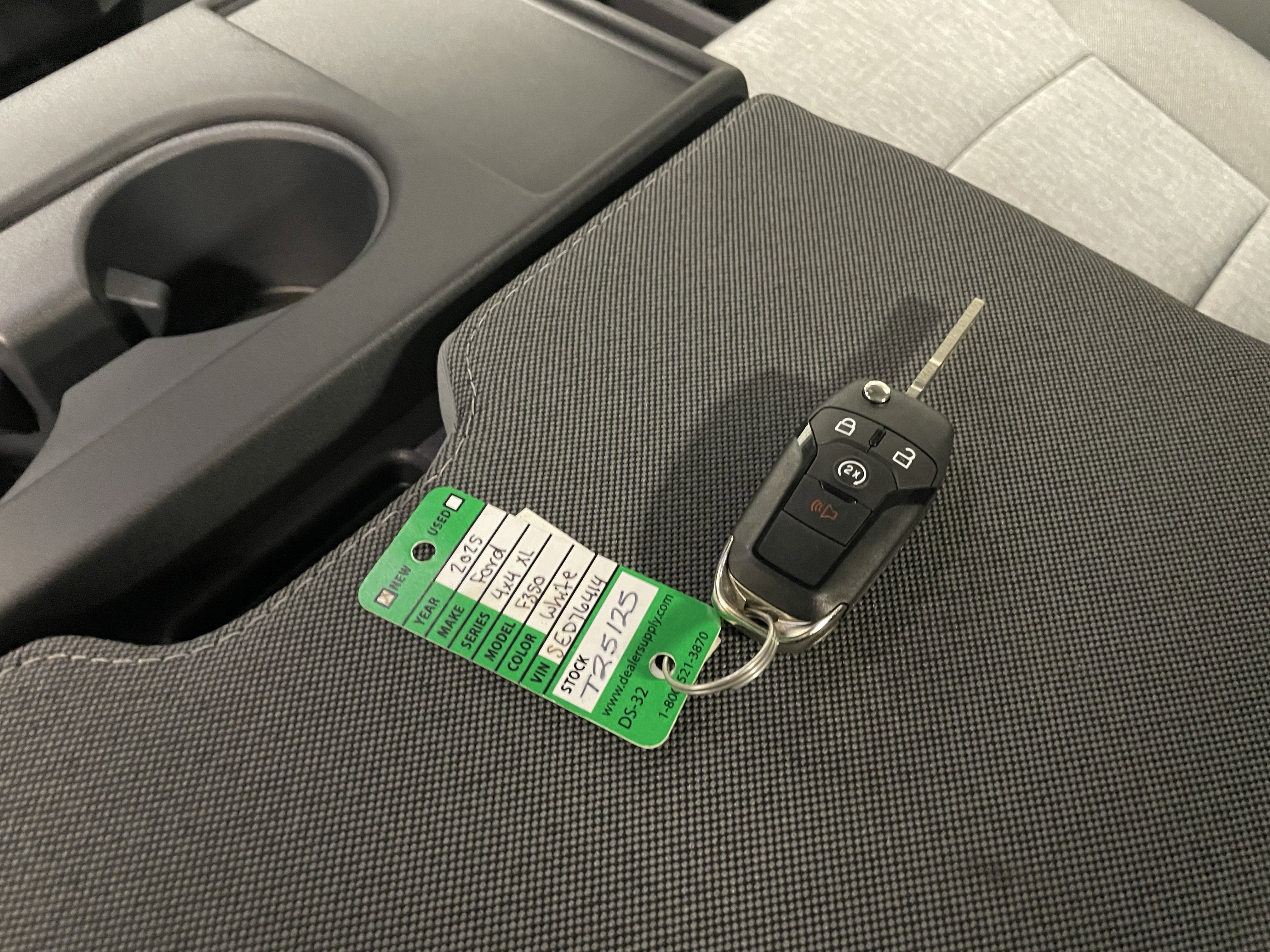 2025 Ford Super Duty F-350 SRW XL