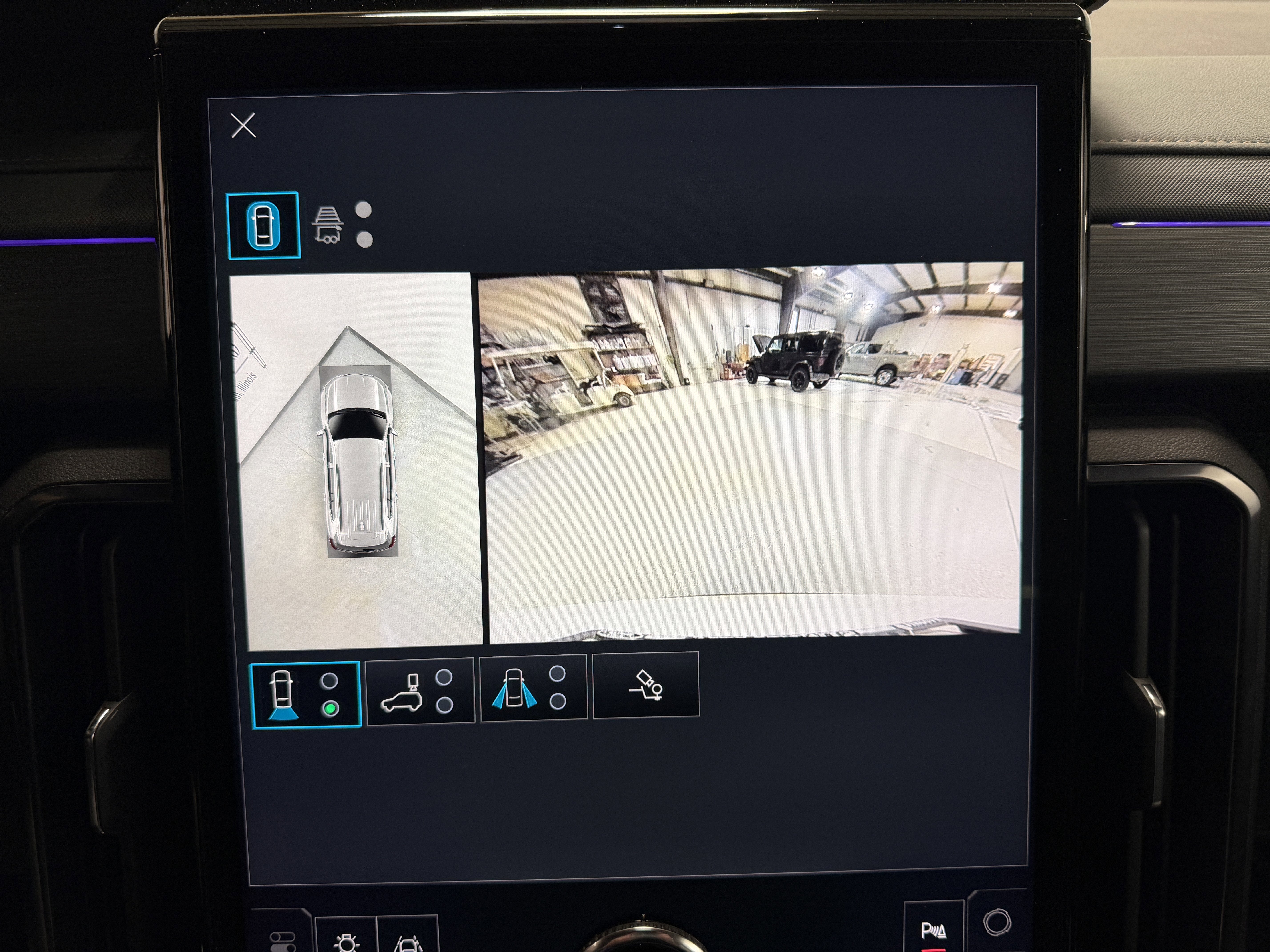 2025 GMC Acadia AWD AT4