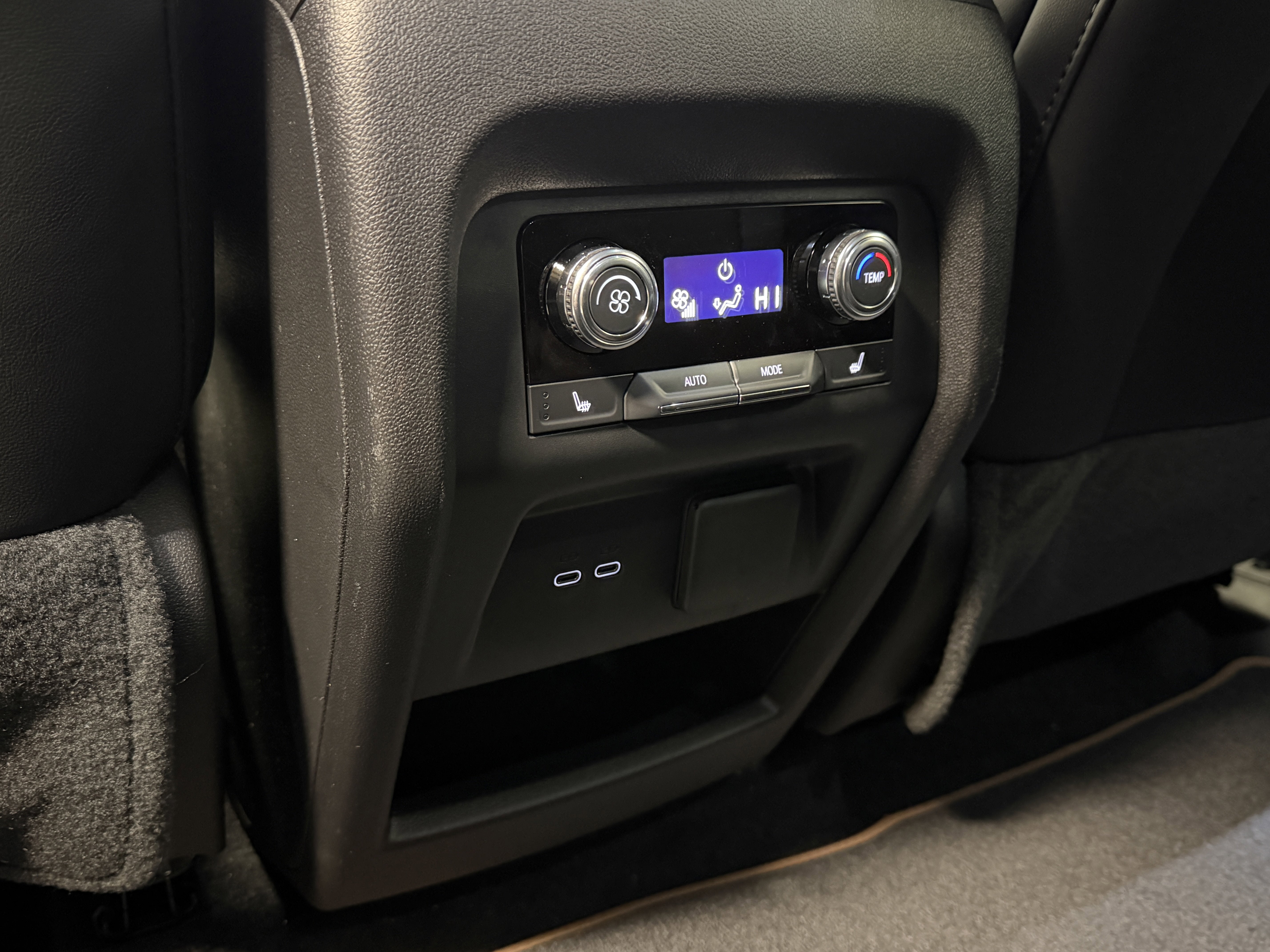 2025 GMC Acadia AWD AT4