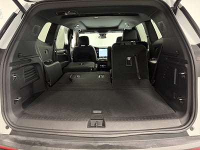 2025 GMC Acadia AWD AT4