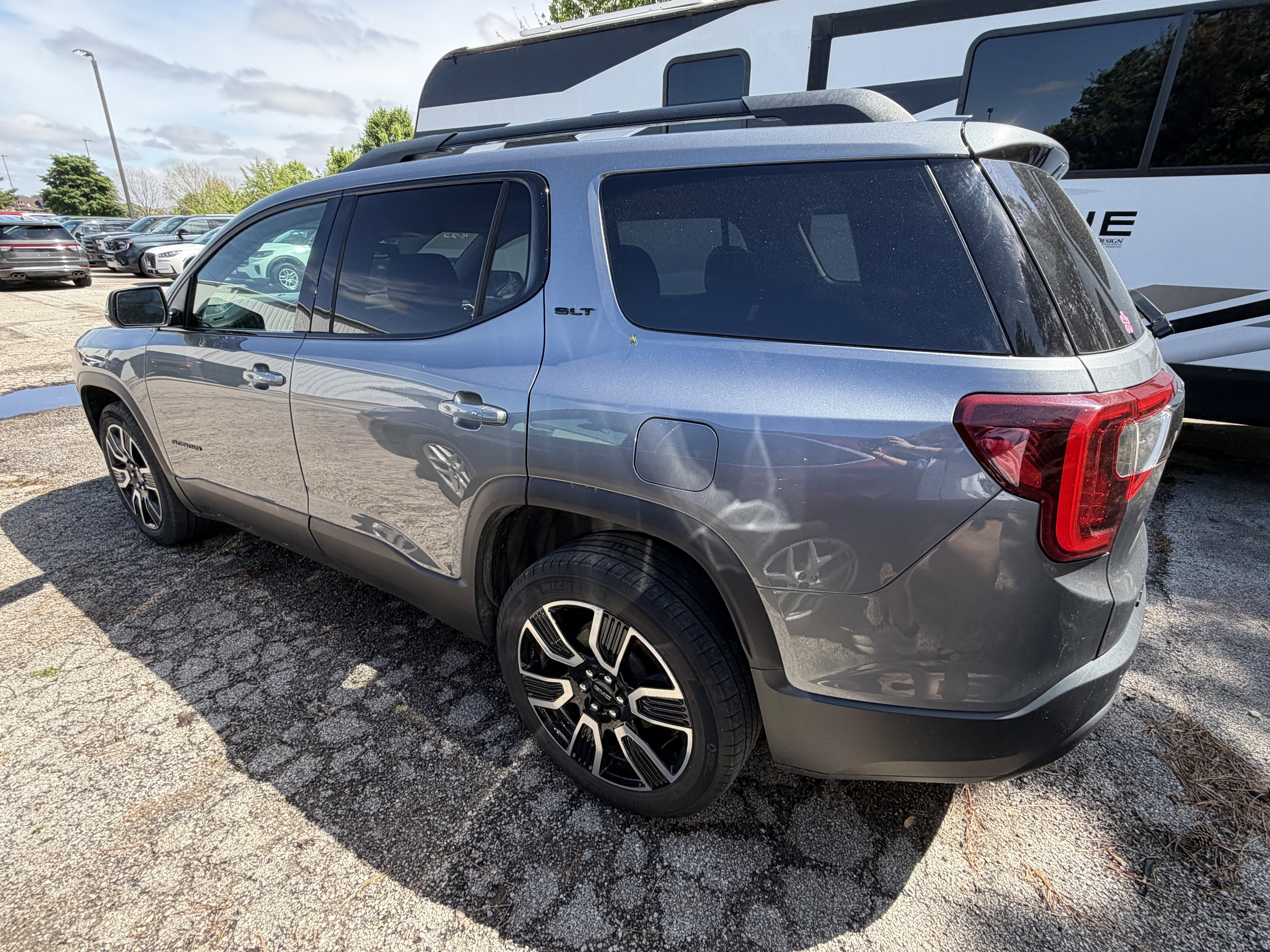 2021 GMC Acadia SLT