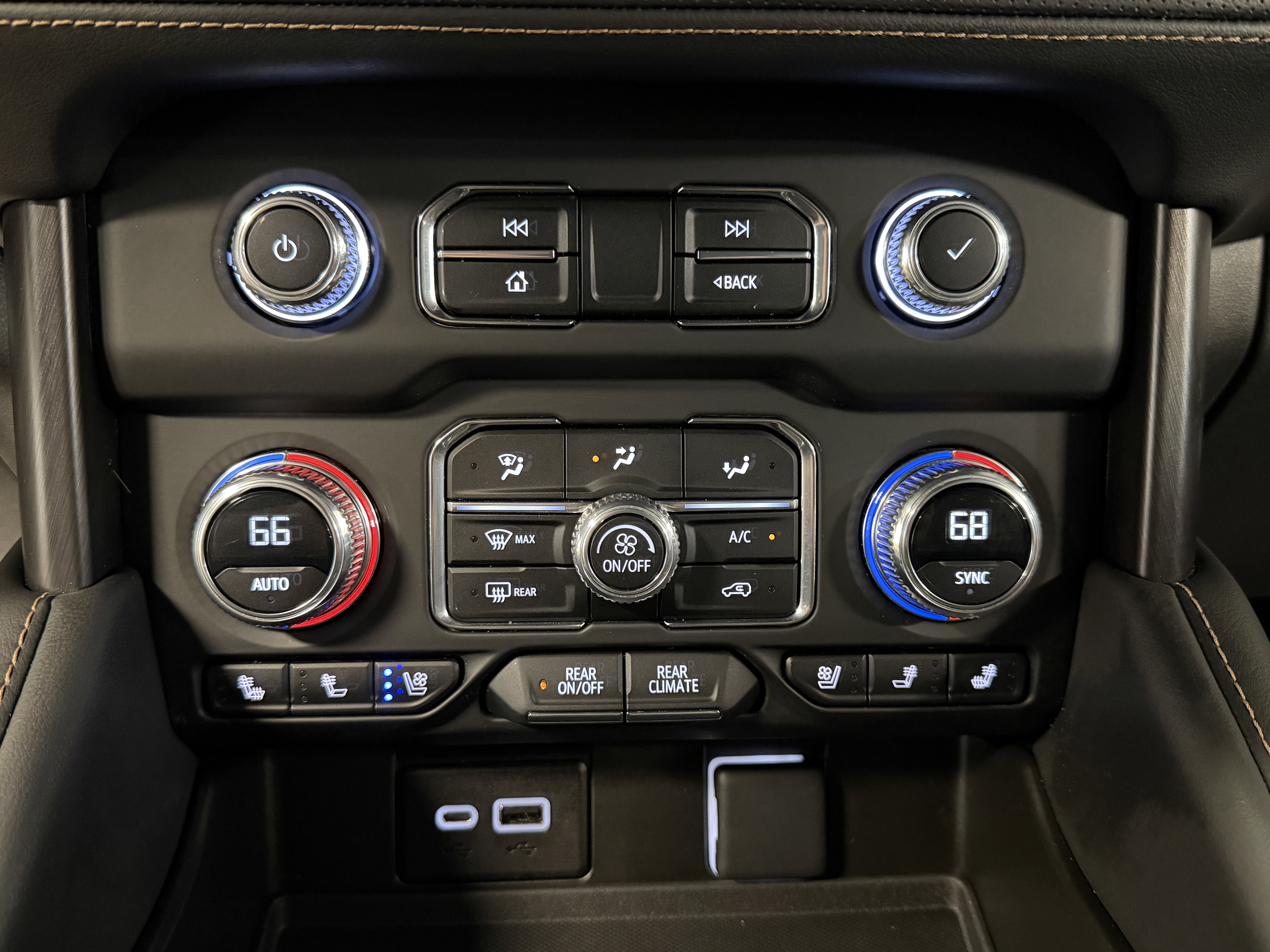 2023 GMC Yukon XL AT4