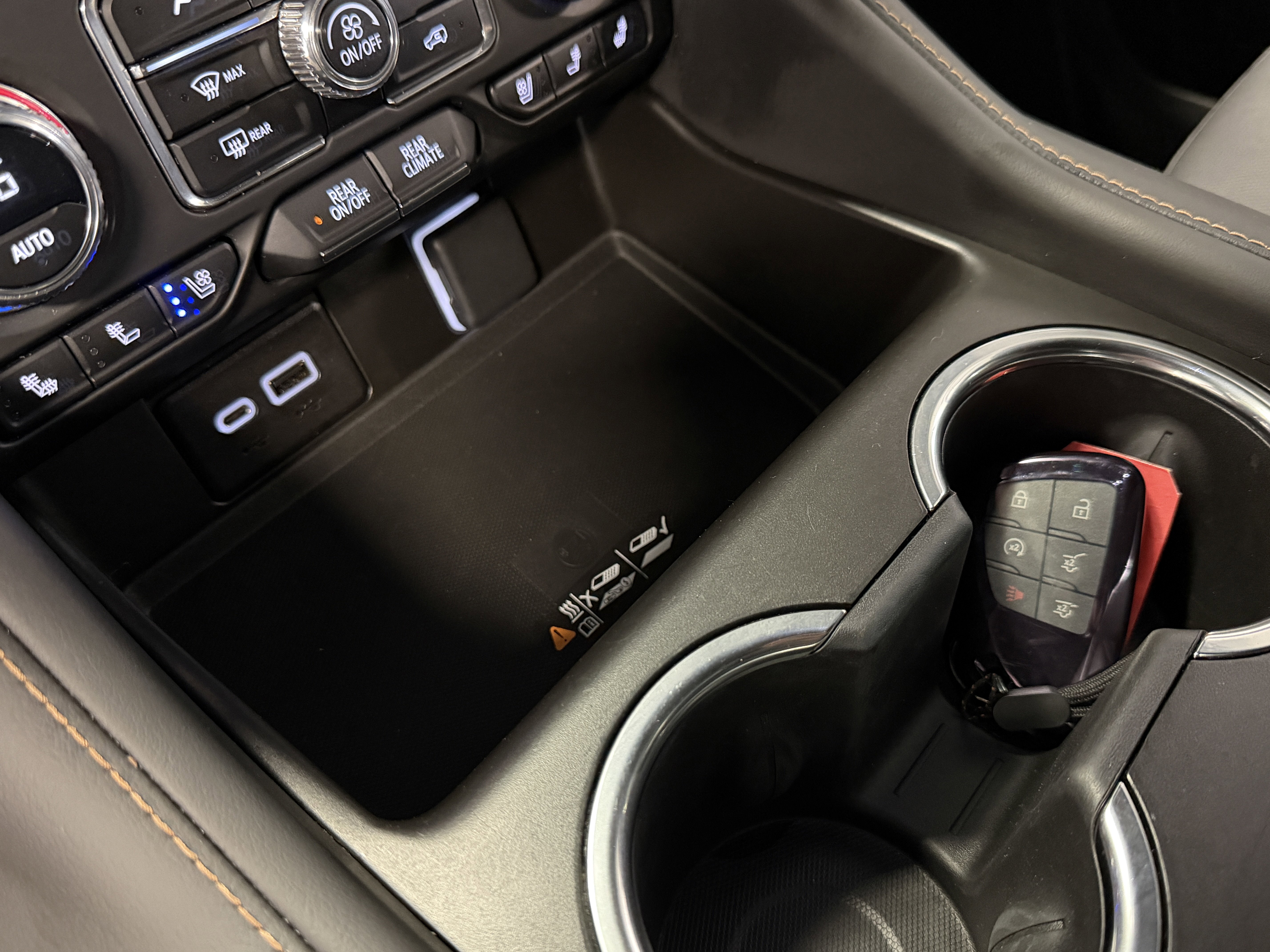 2023 GMC Yukon XL AT4