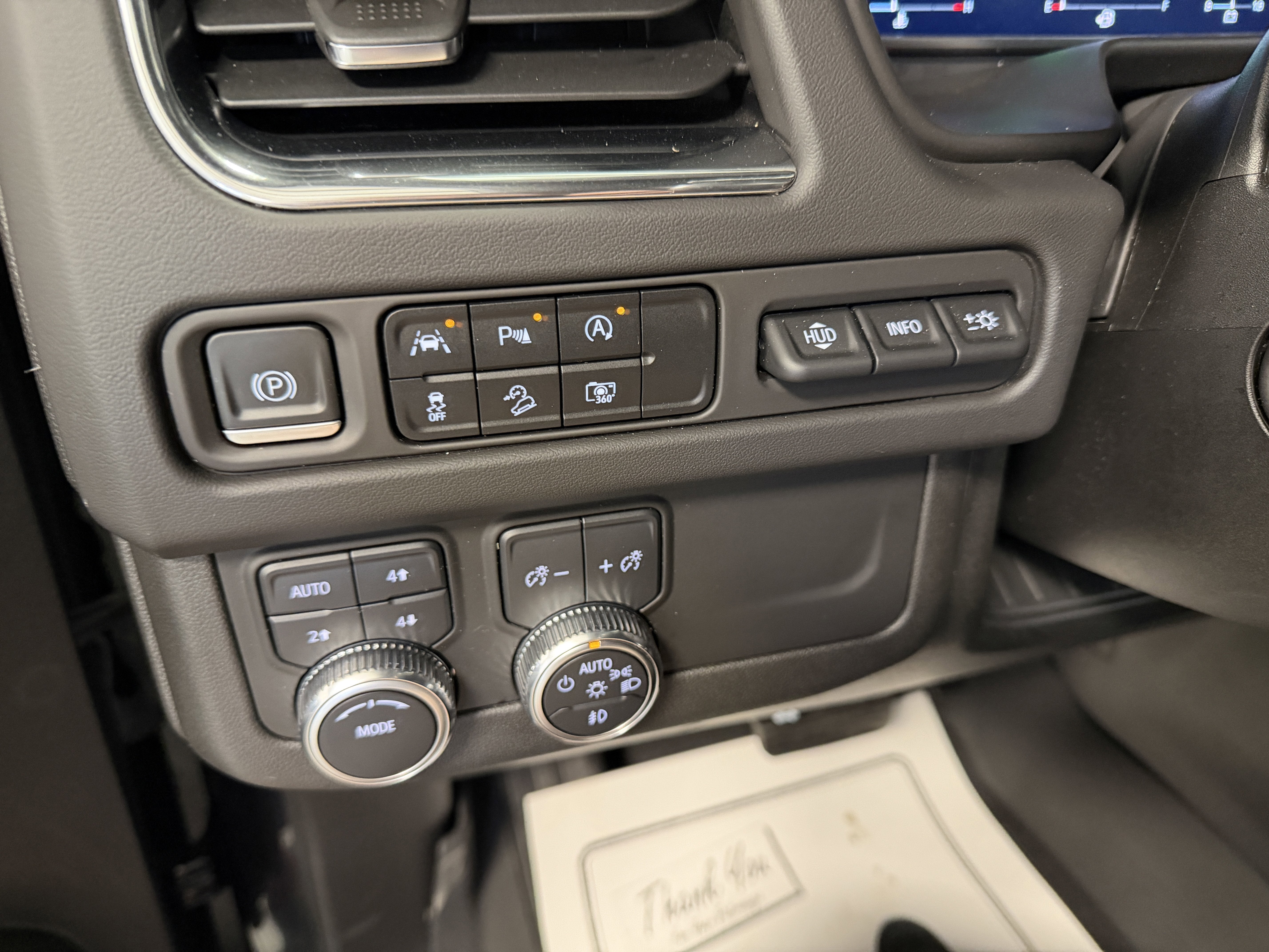 2023 GMC Yukon XL AT4