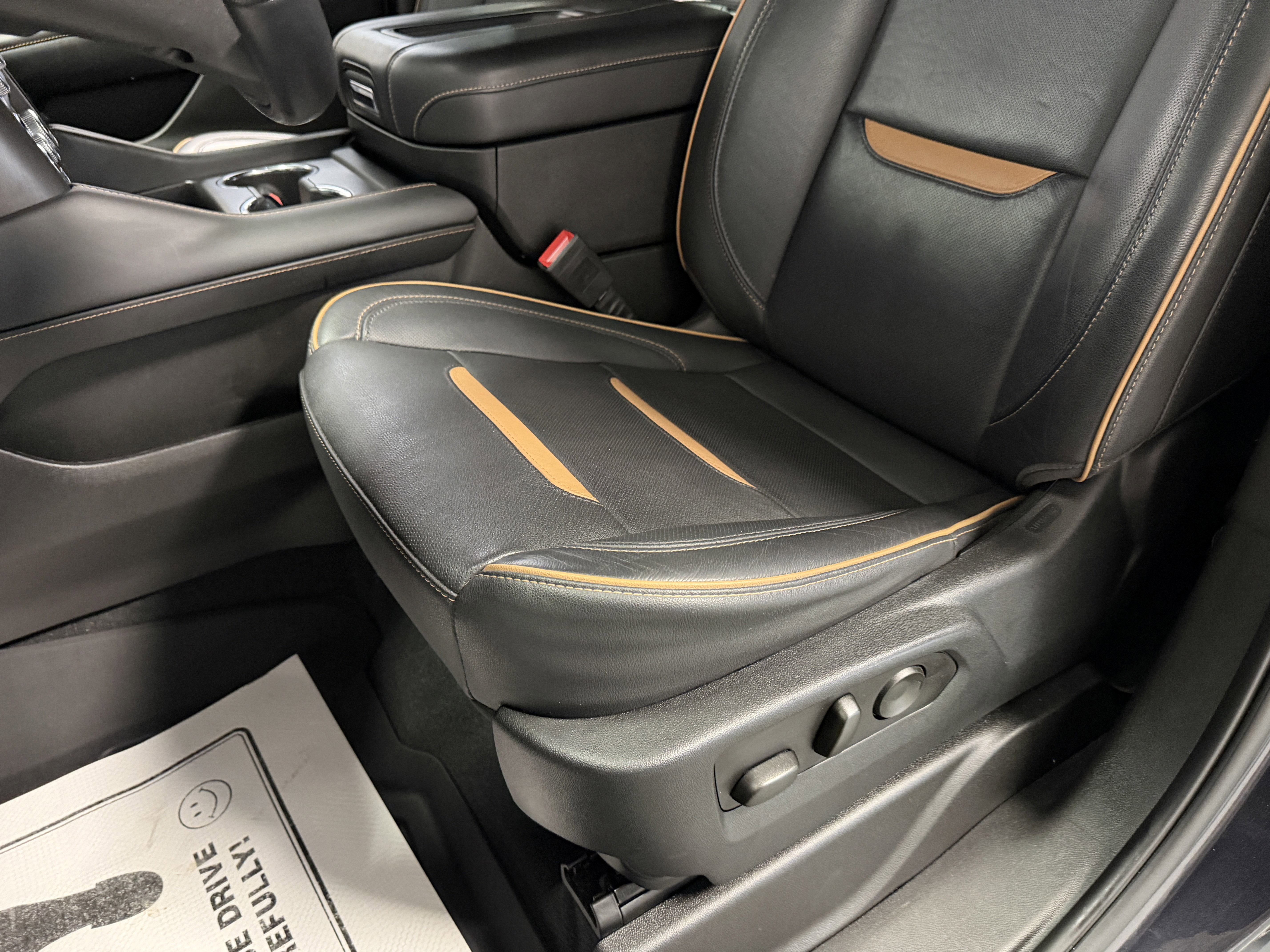2023 GMC Yukon XL AT4