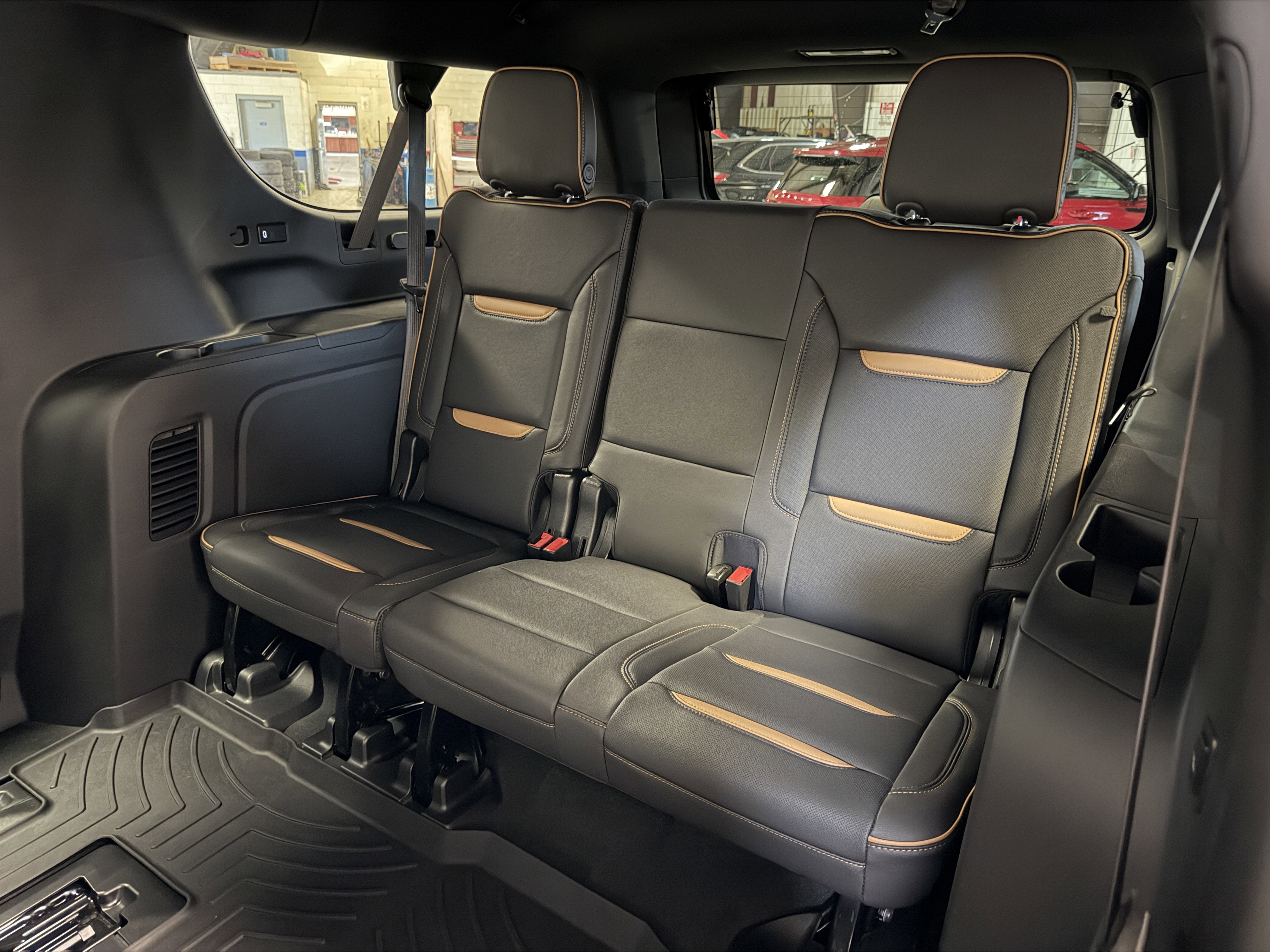 2023 GMC Yukon XL AT4