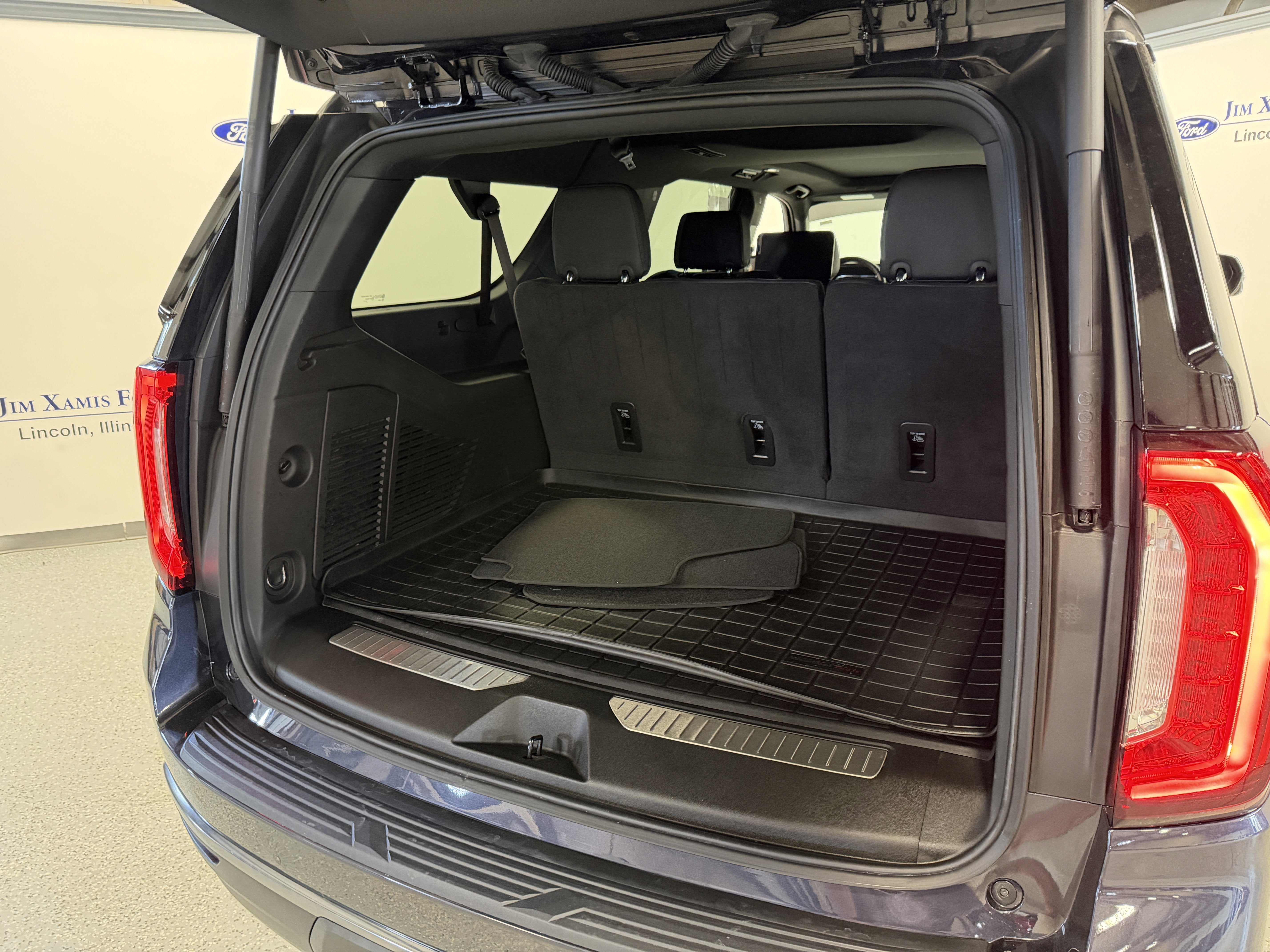 2023 GMC Yukon XL AT4