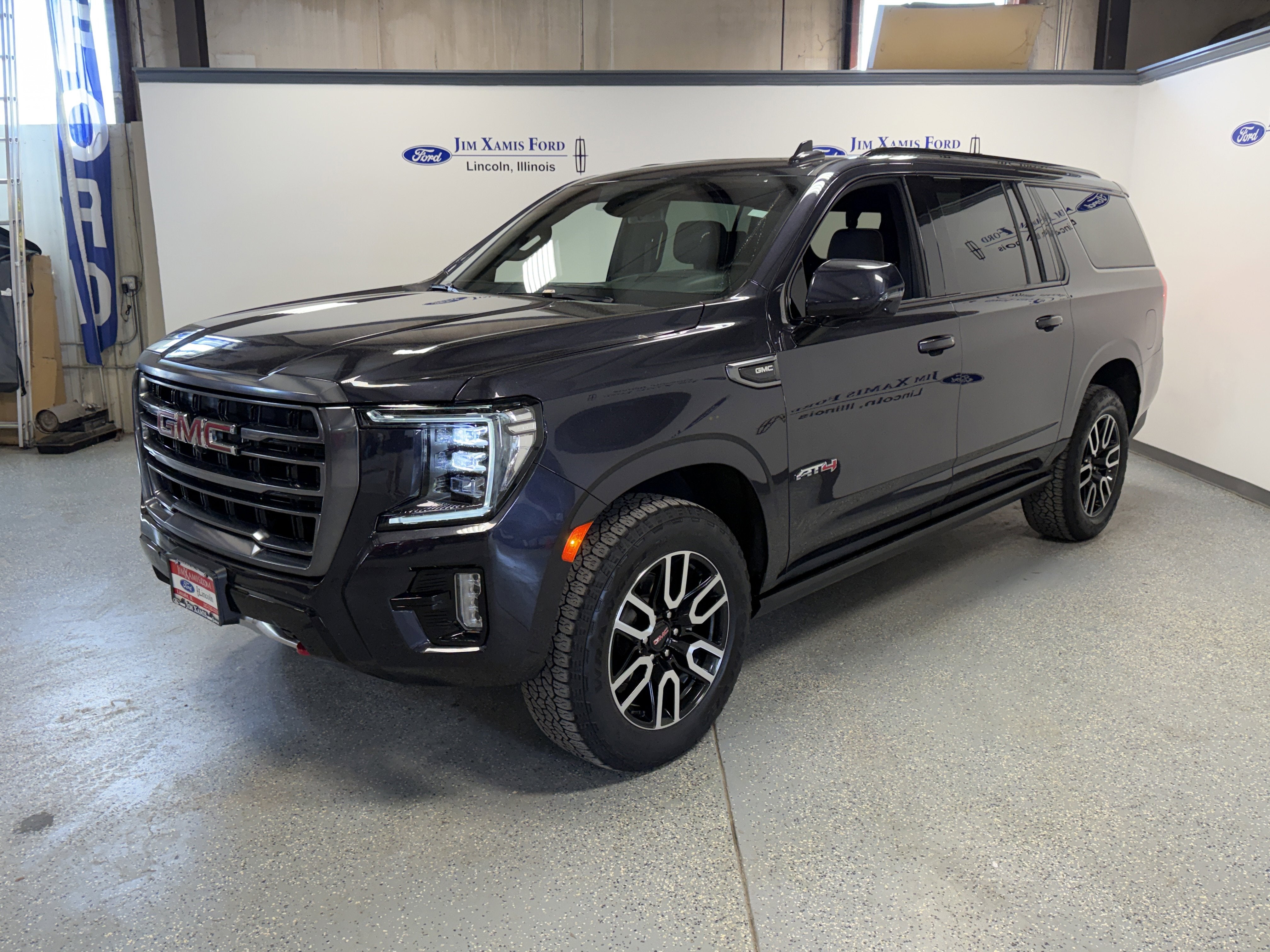 2023 GMC Yukon XL AT4
