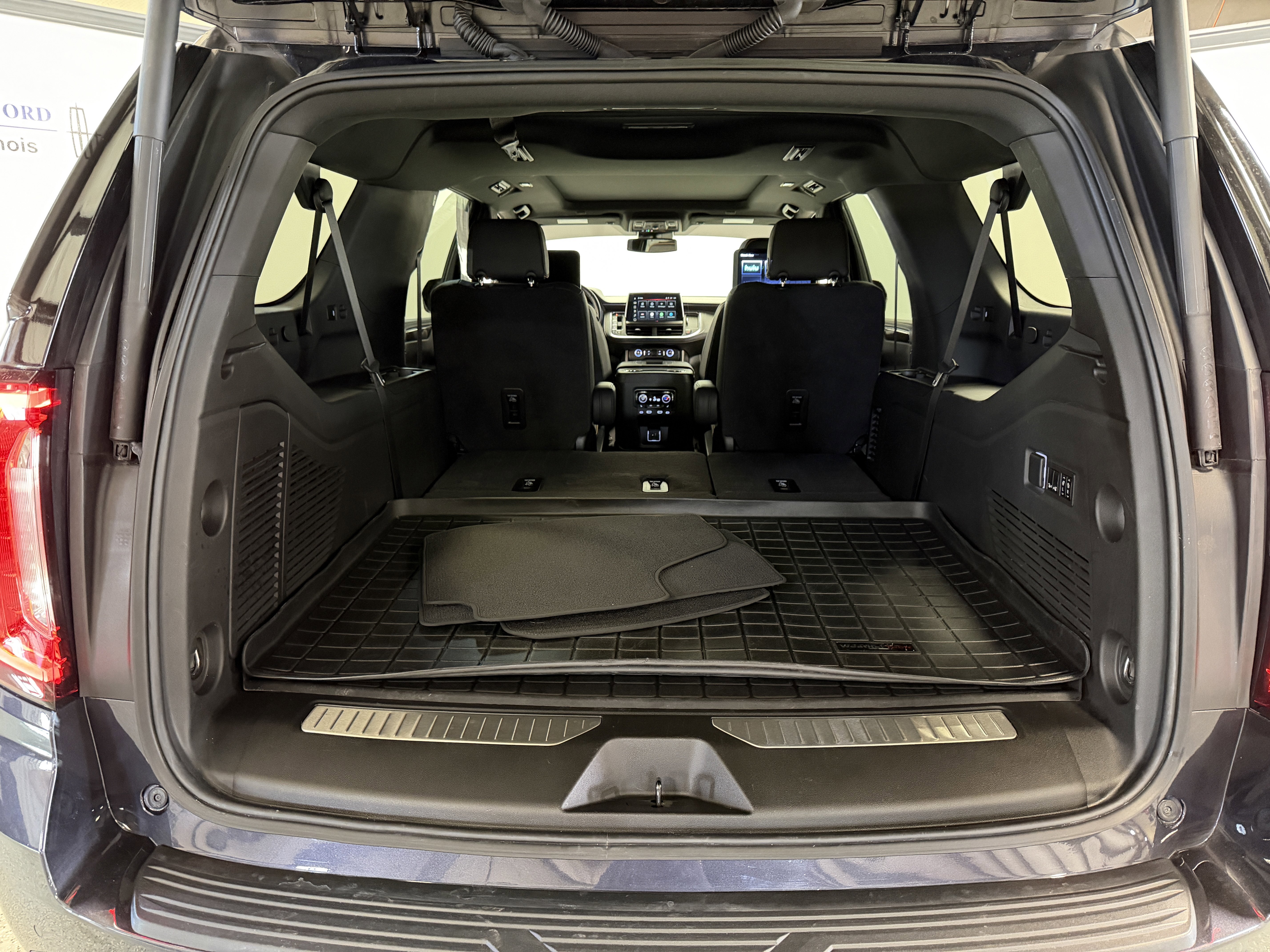 2023 GMC Yukon XL AT4