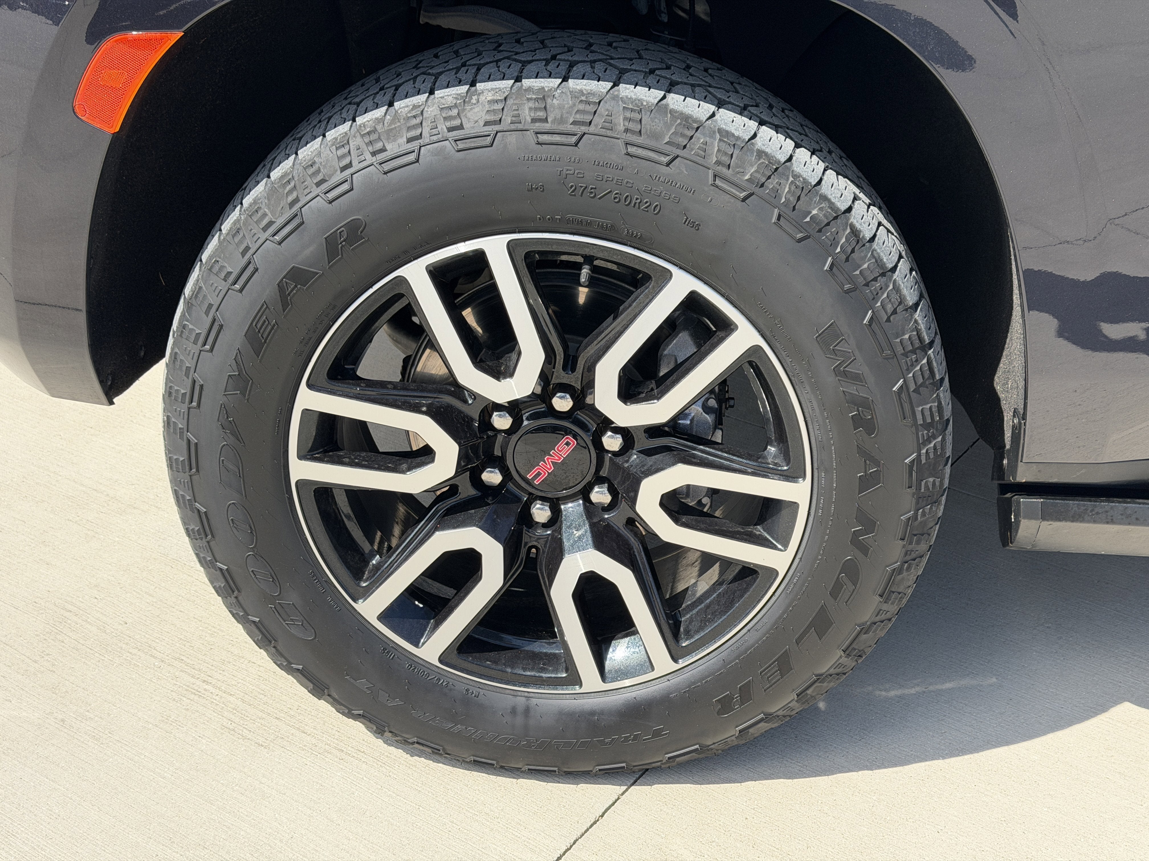 2023 GMC Yukon XL AT4