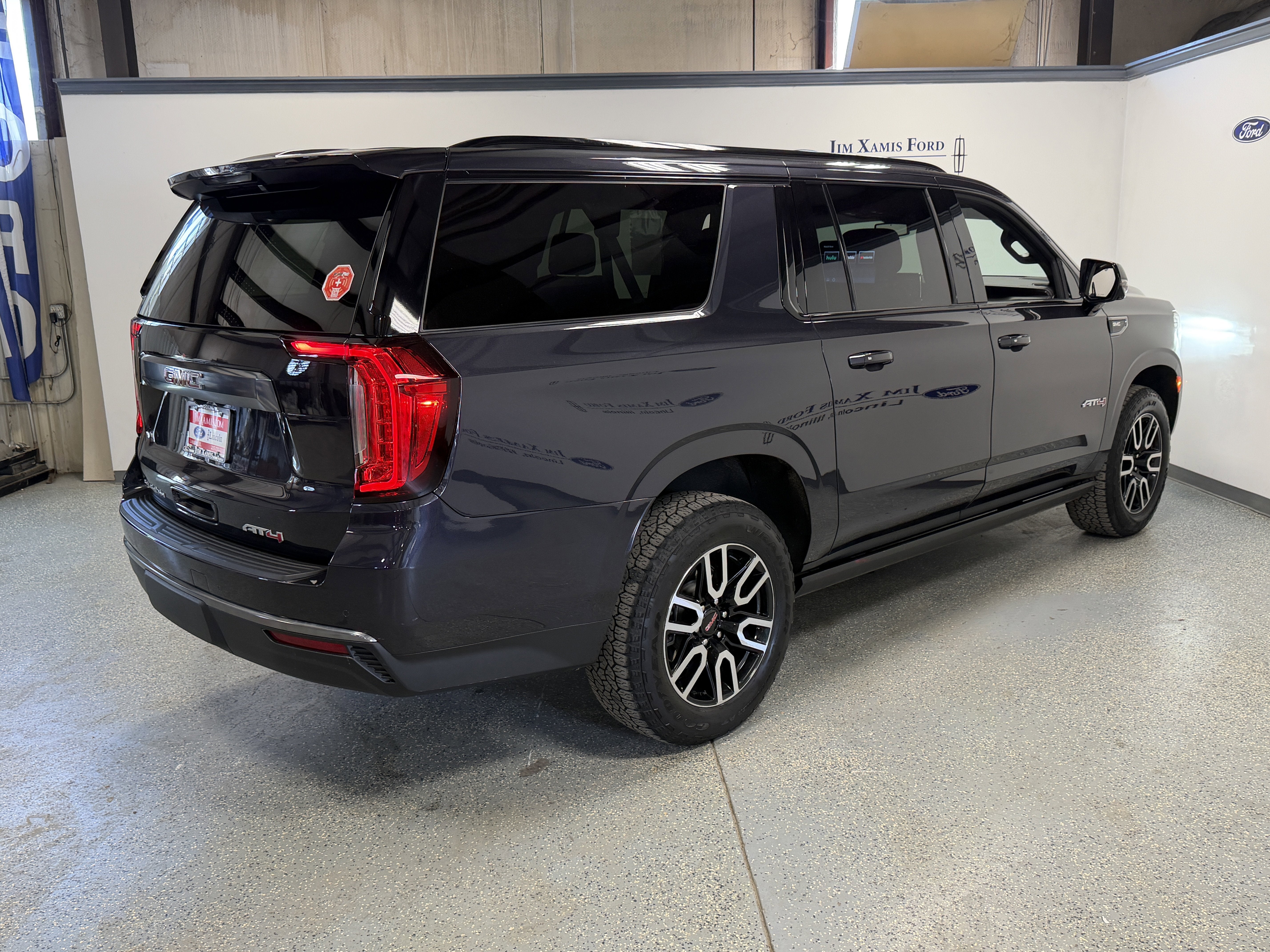 2023 GMC Yukon XL AT4