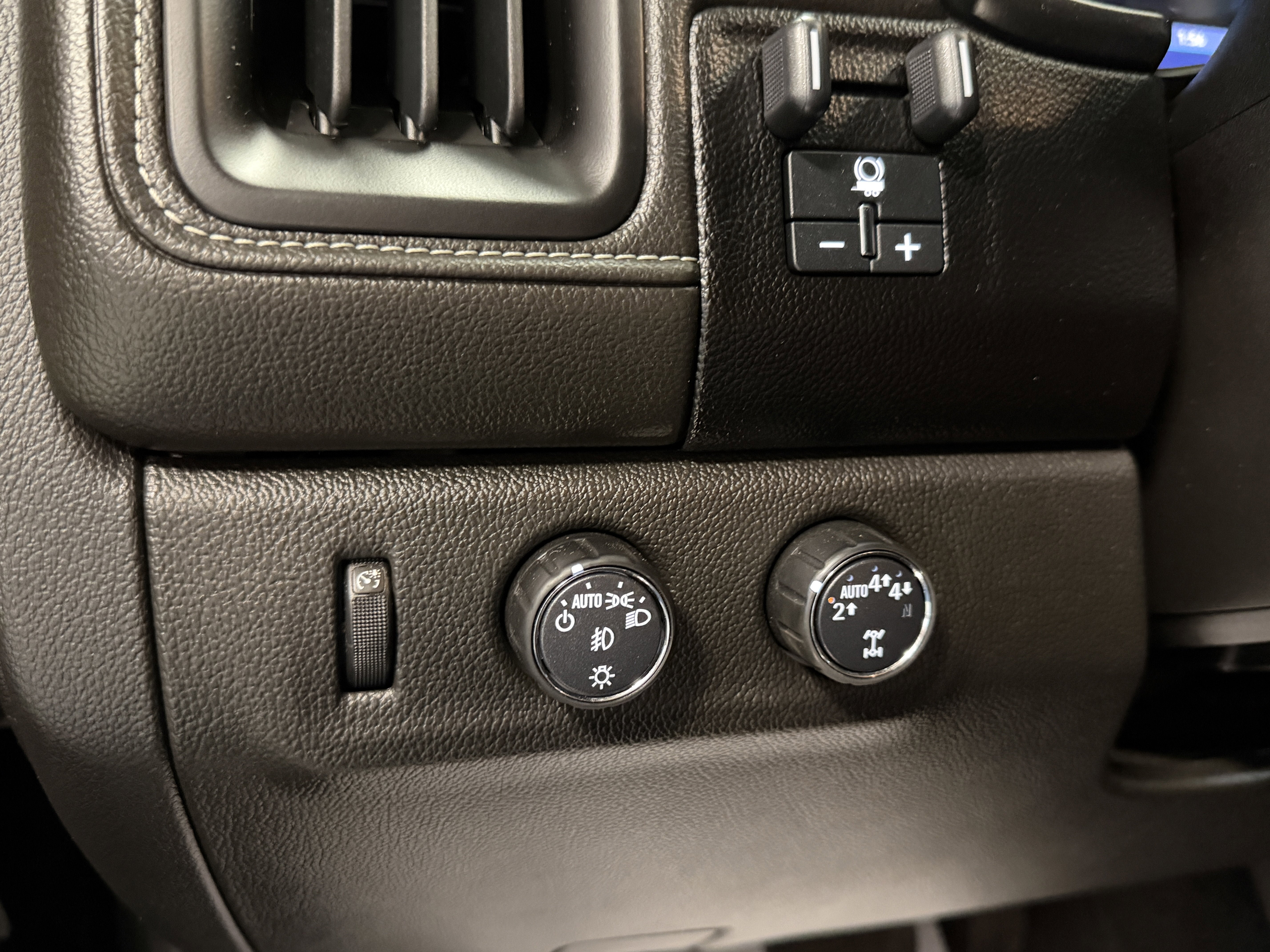 2022 GMC Canyon 4WD Denali