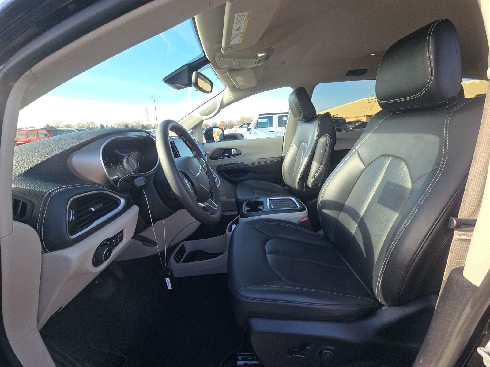 2024 Chrysler Pacifica Touring L