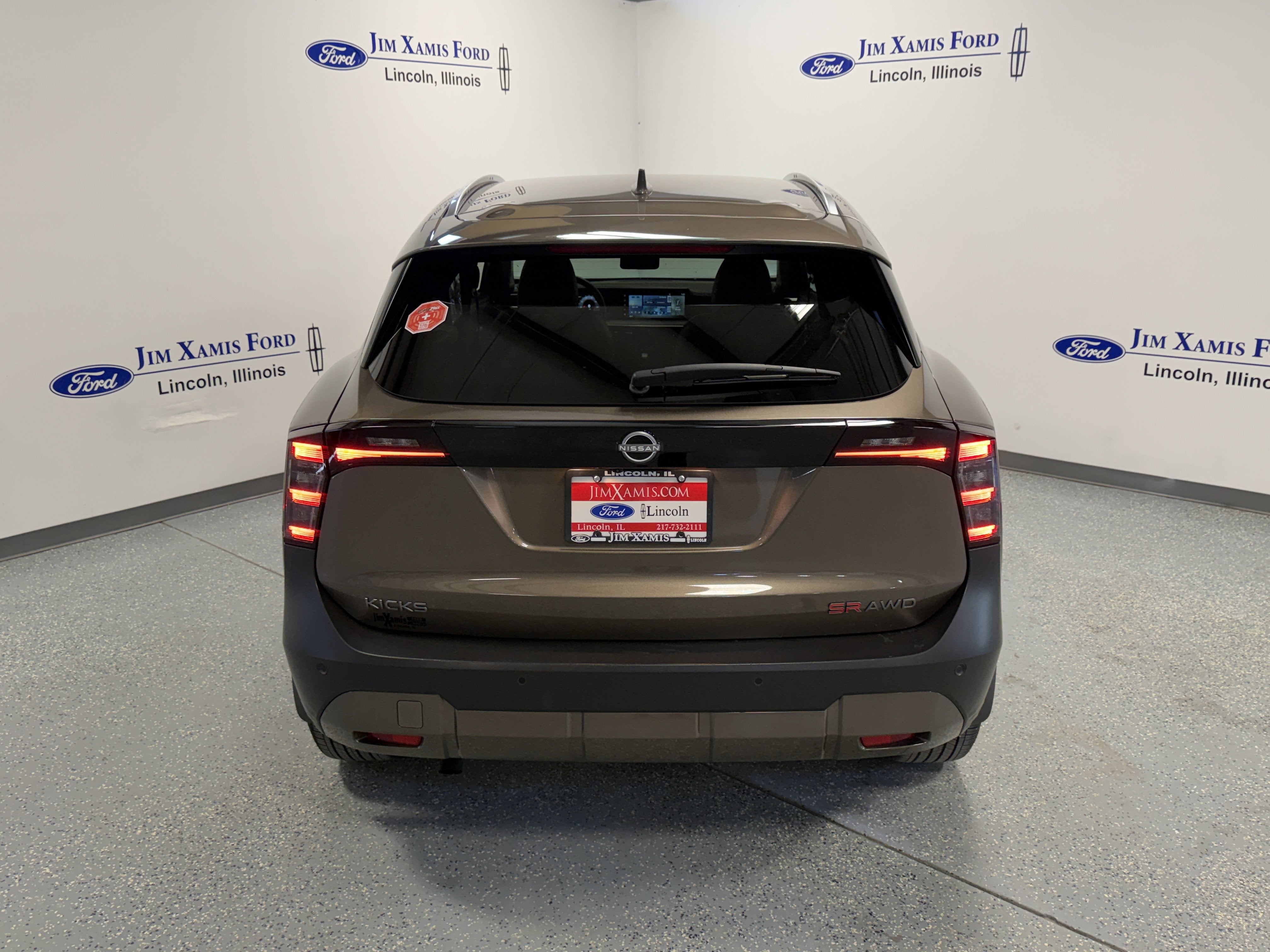 2025 Nissan Kicks SR
