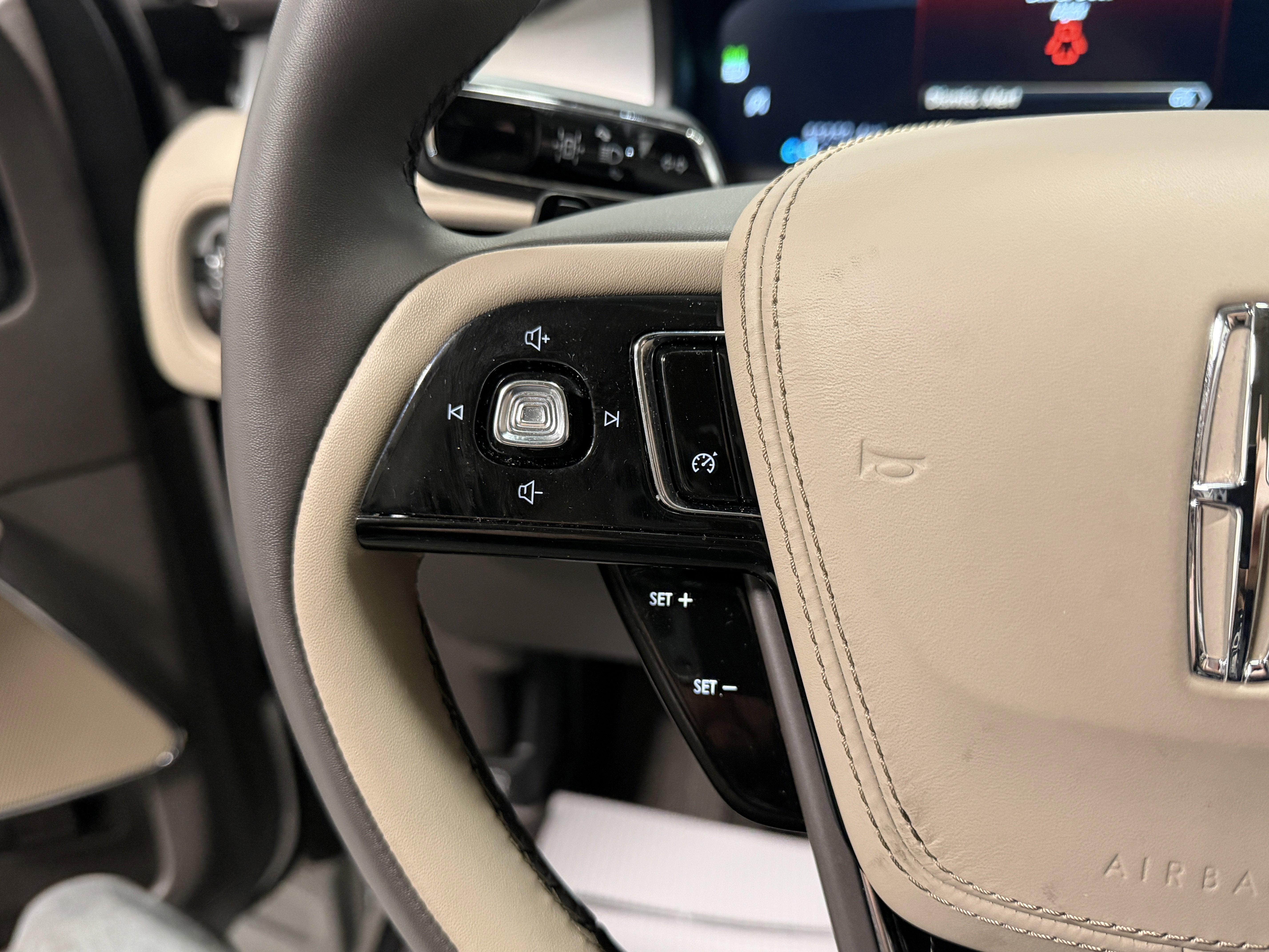 2023 Lincoln Aviator Standard