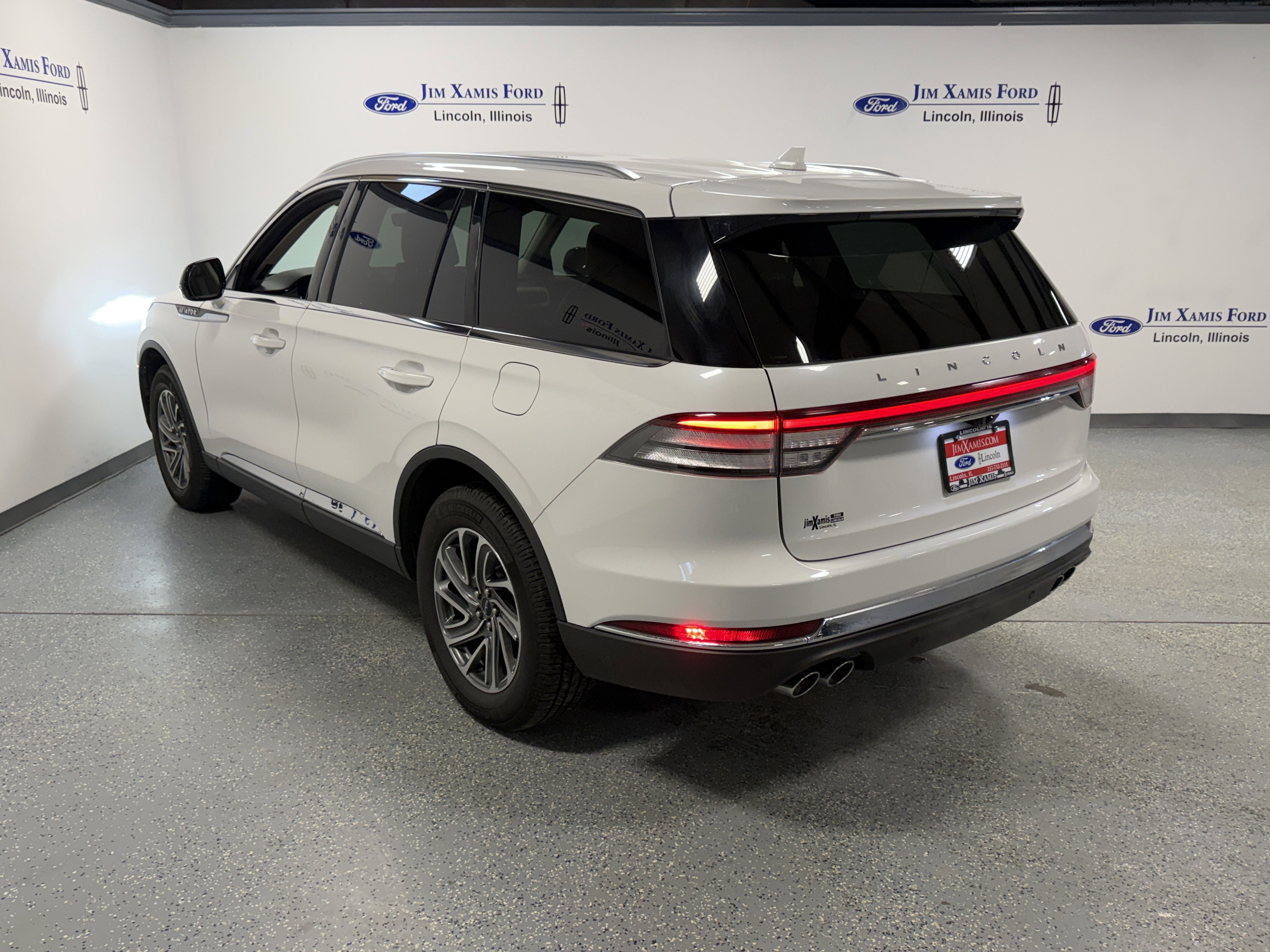 2023 Lincoln Aviator Standard