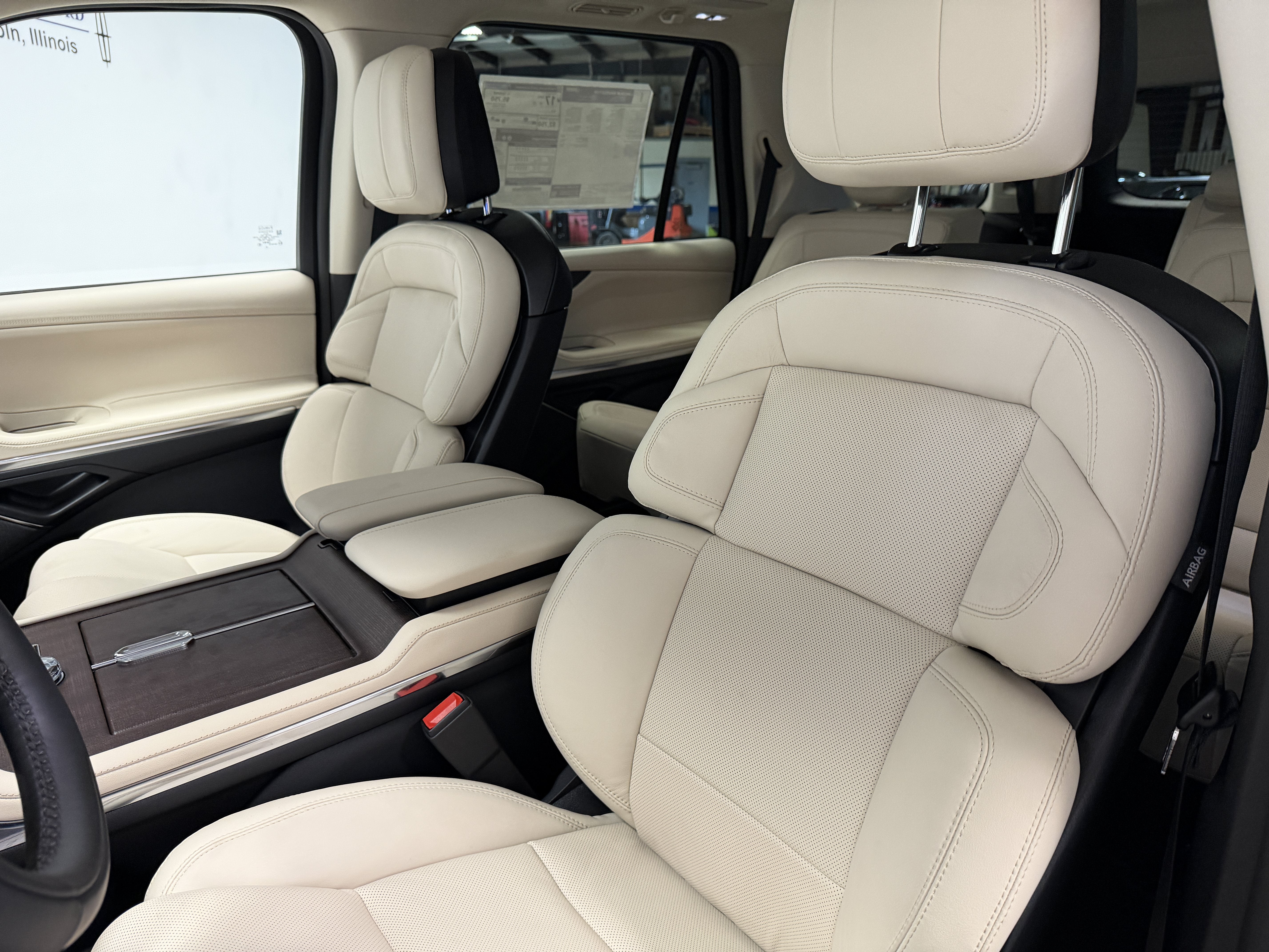 2027 Lincoln Navigator Reserve