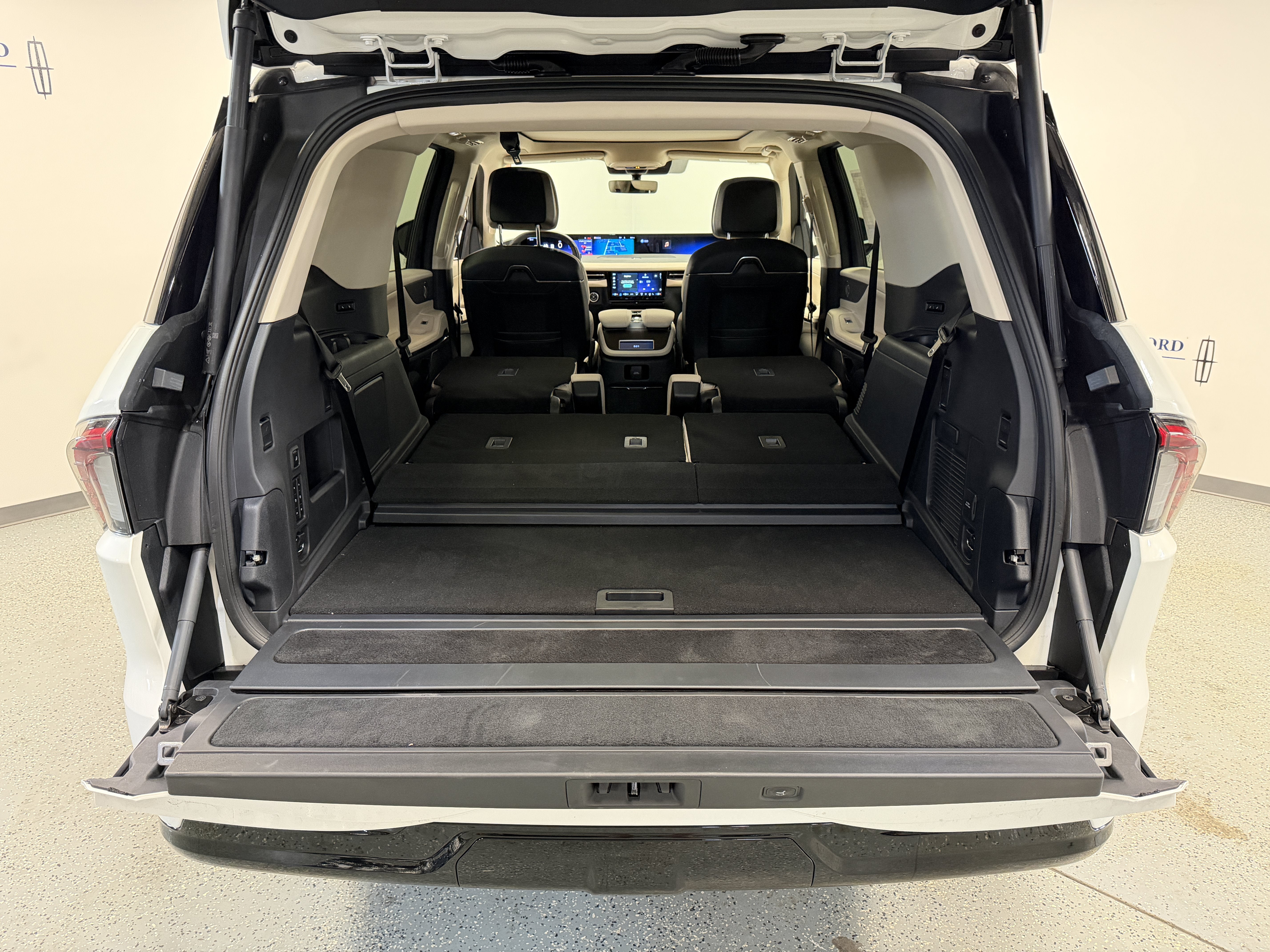 2027 Lincoln Navigator Reserve