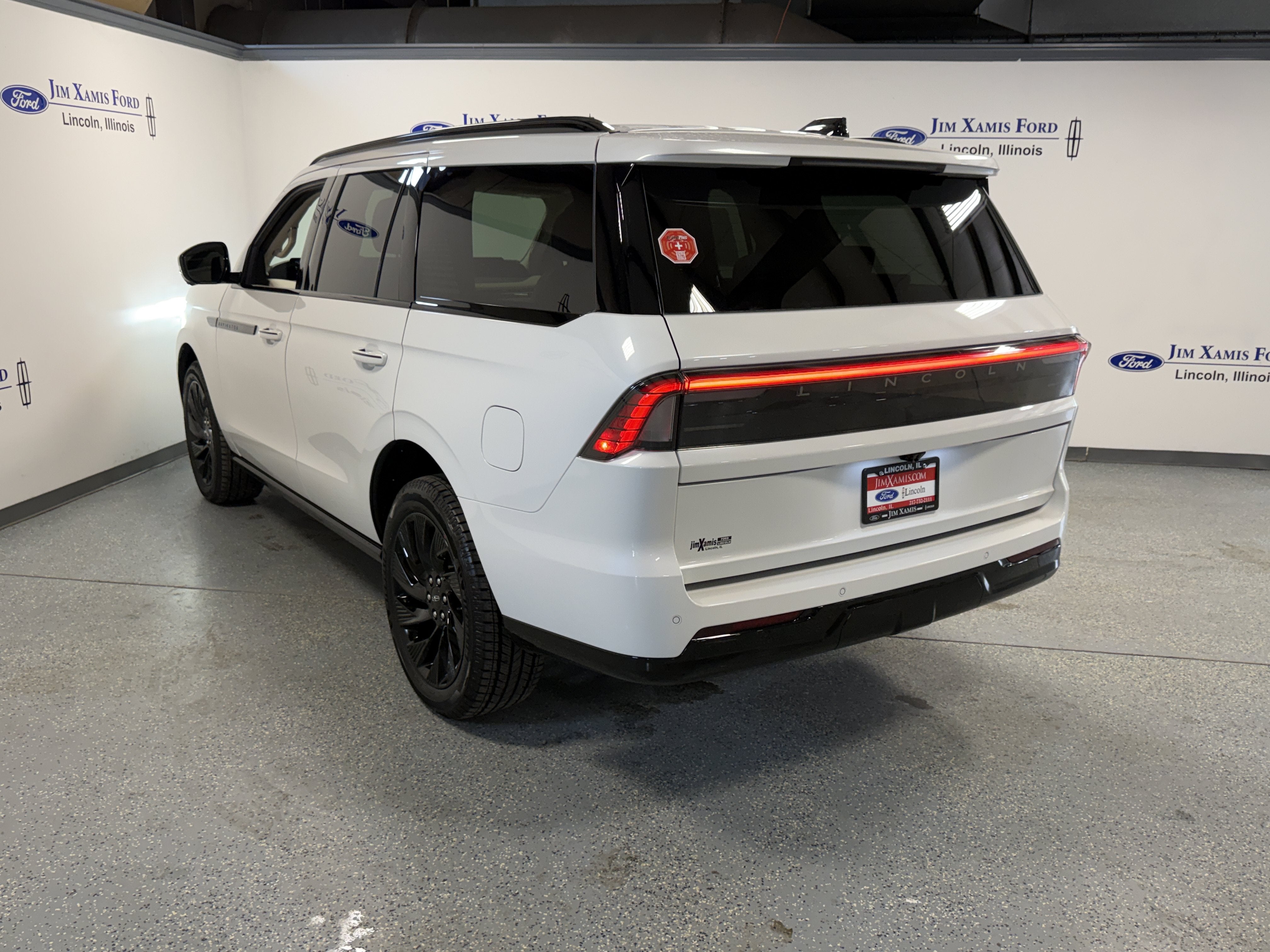 2027 Lincoln Navigator Reserve