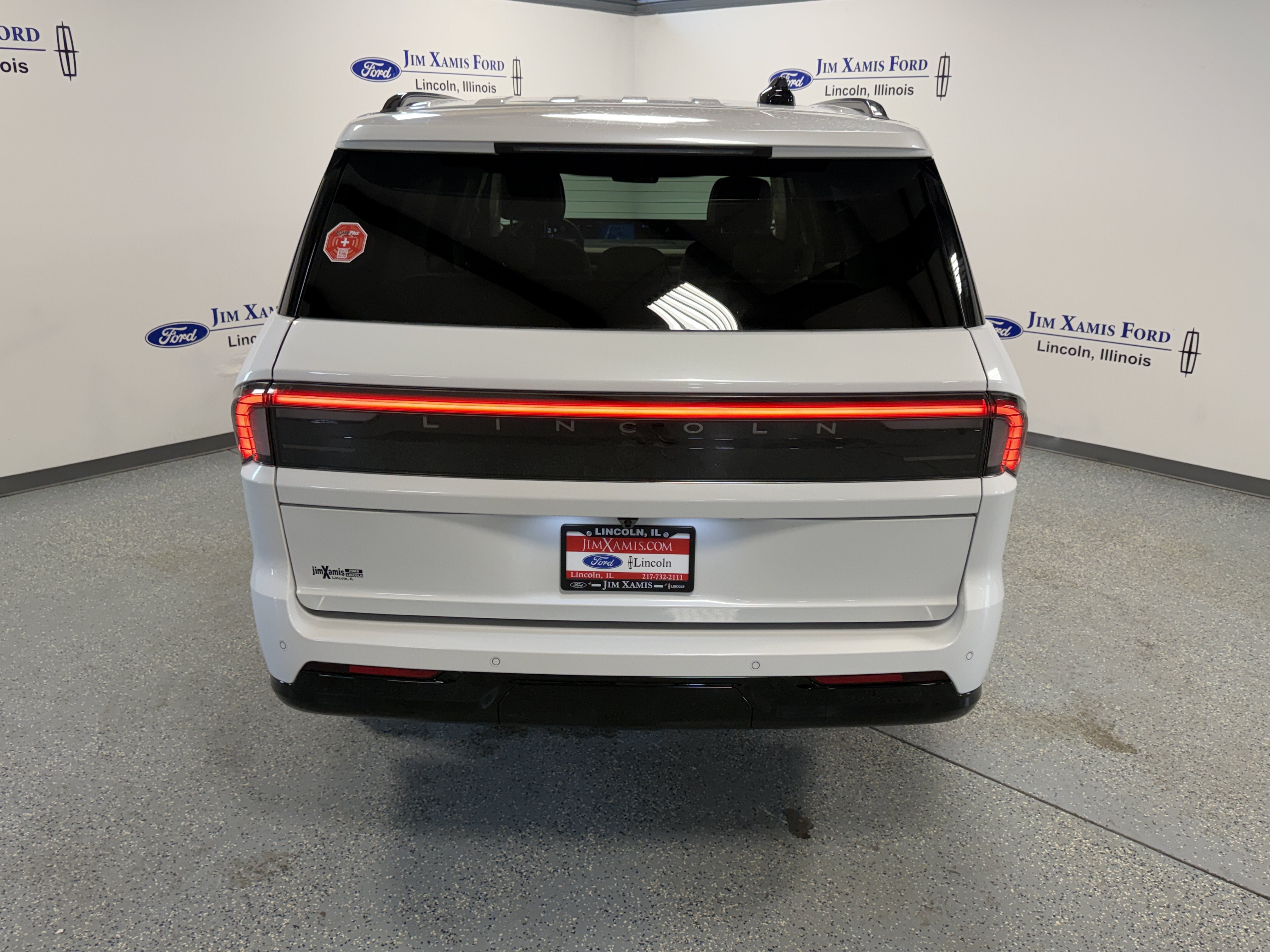 2027 Lincoln Navigator Reserve