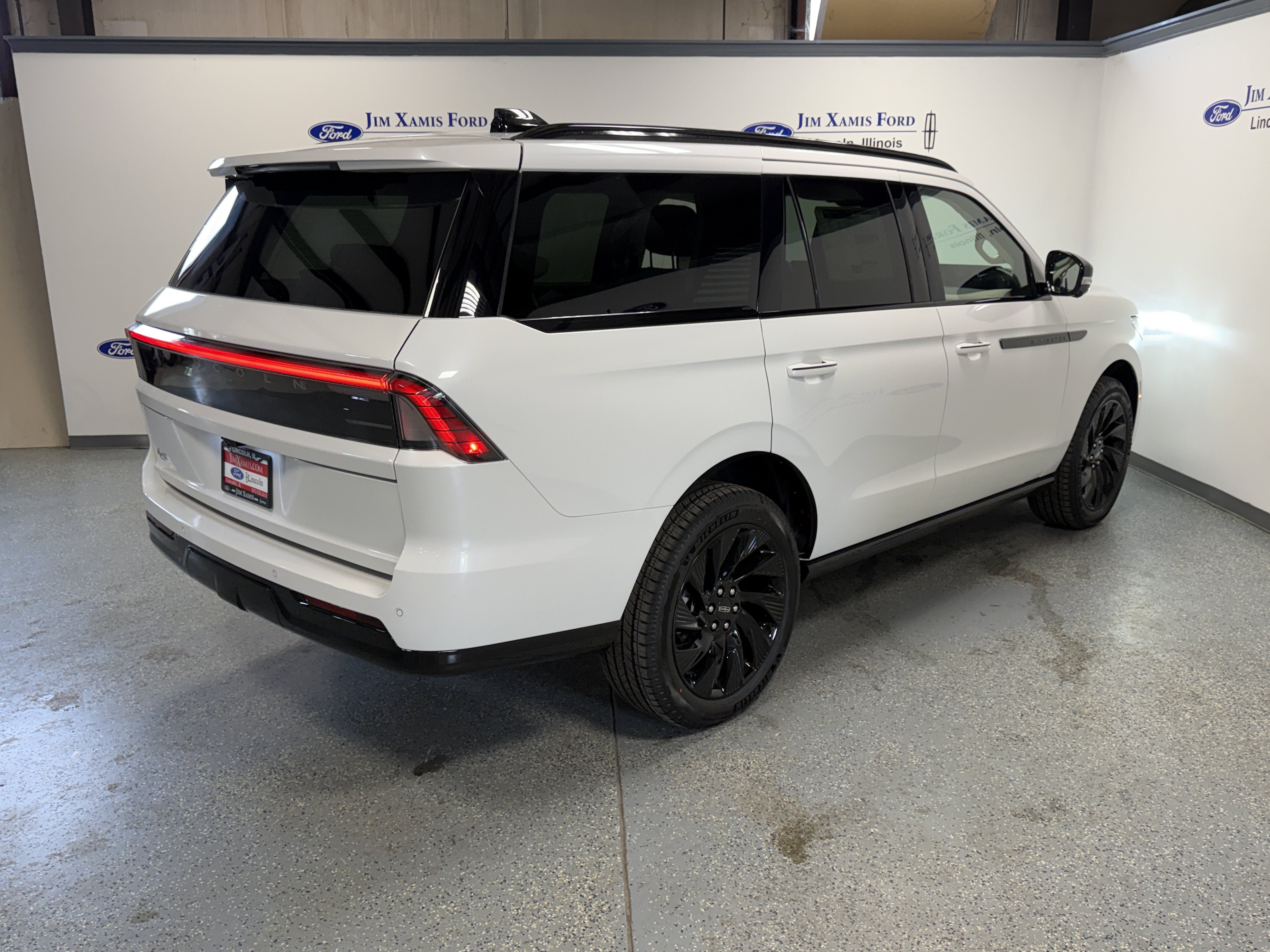 2027 Lincoln Navigator Reserve