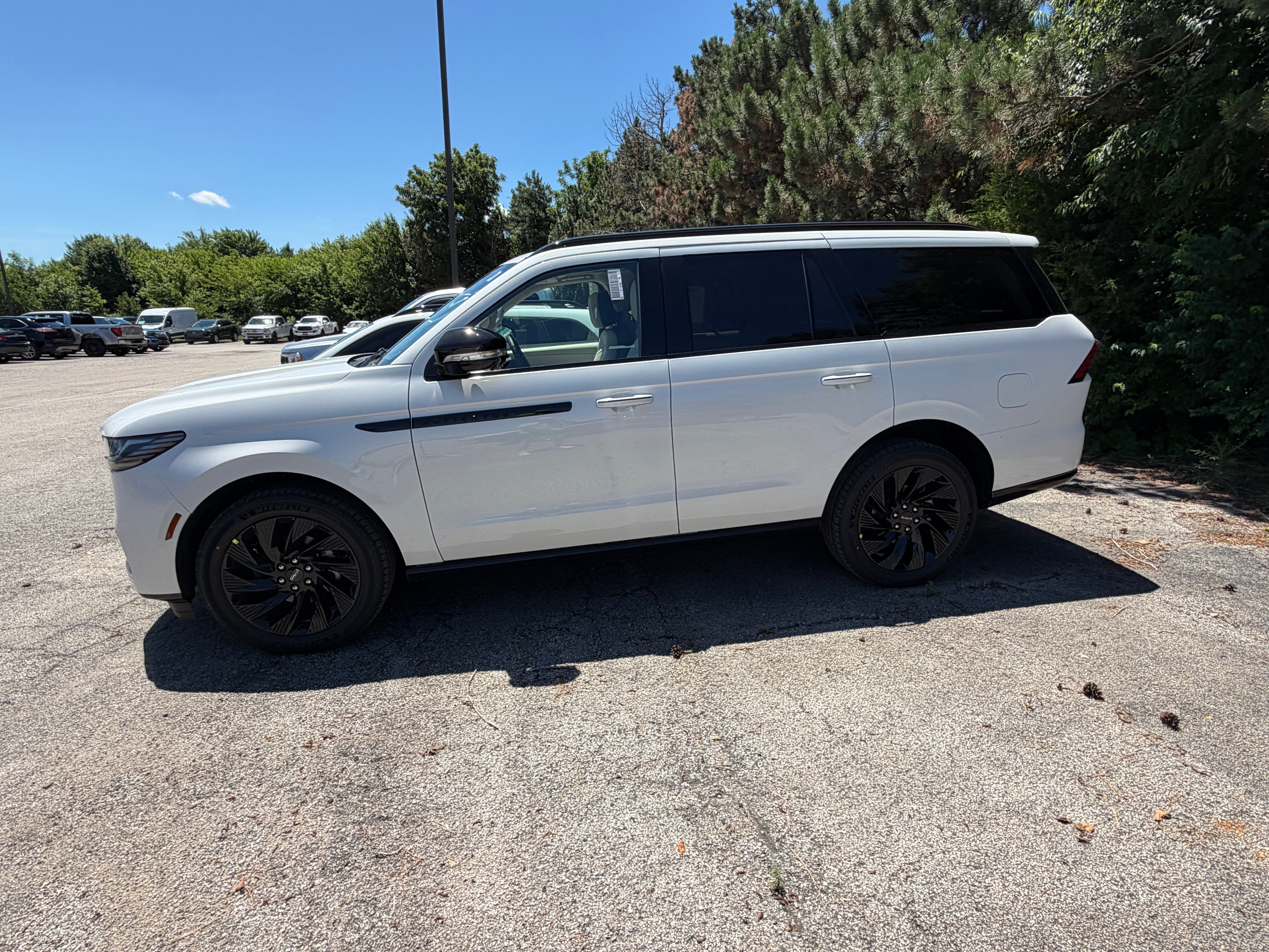2027 Lincoln Navigator Reserve