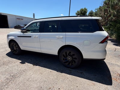 2027 Lincoln Navigator Reserve