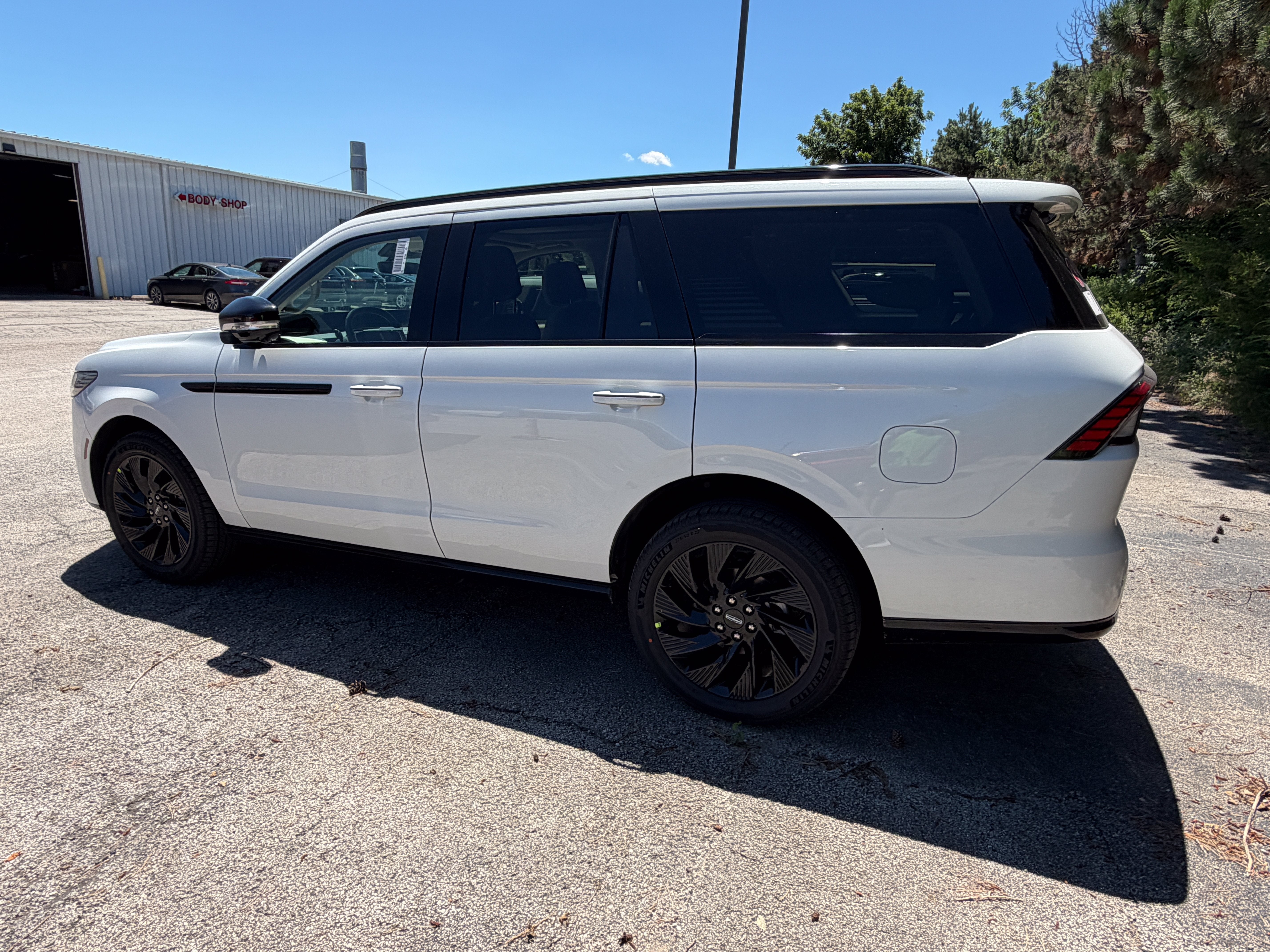 2027 Lincoln Navigator Reserve