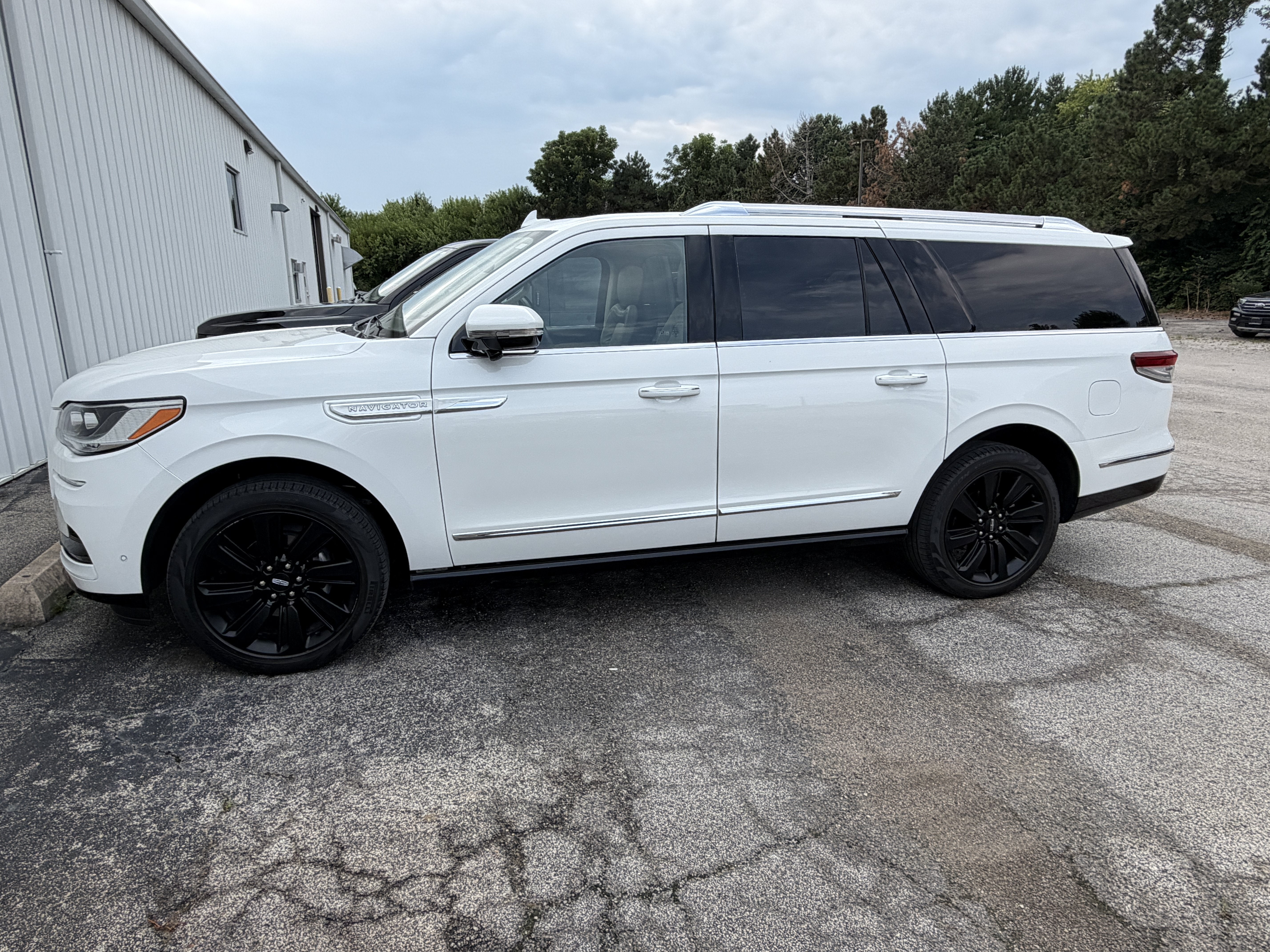 2023 Lincoln Navigator L Reserve
