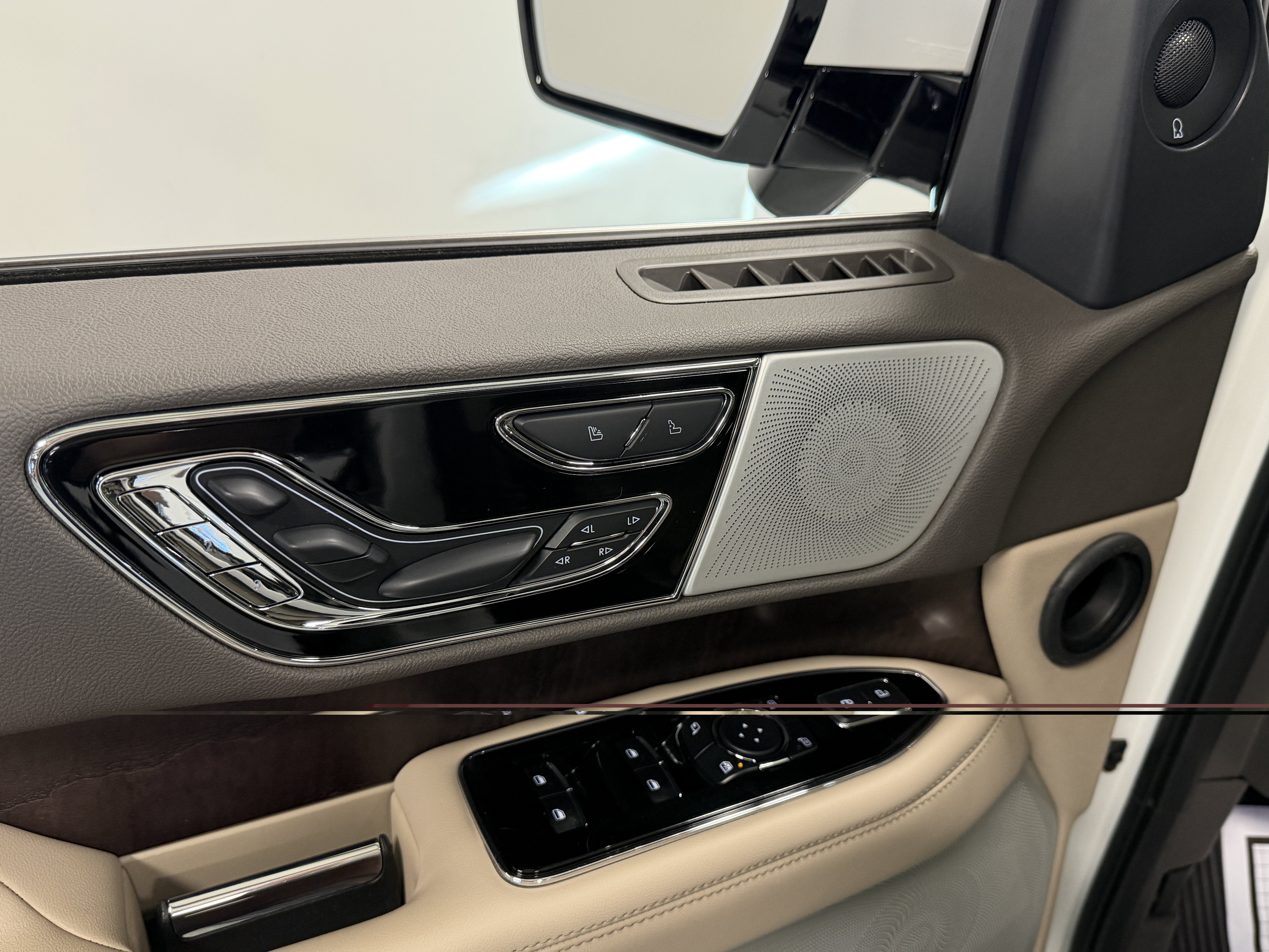 2023 Lincoln Navigator L Reserve