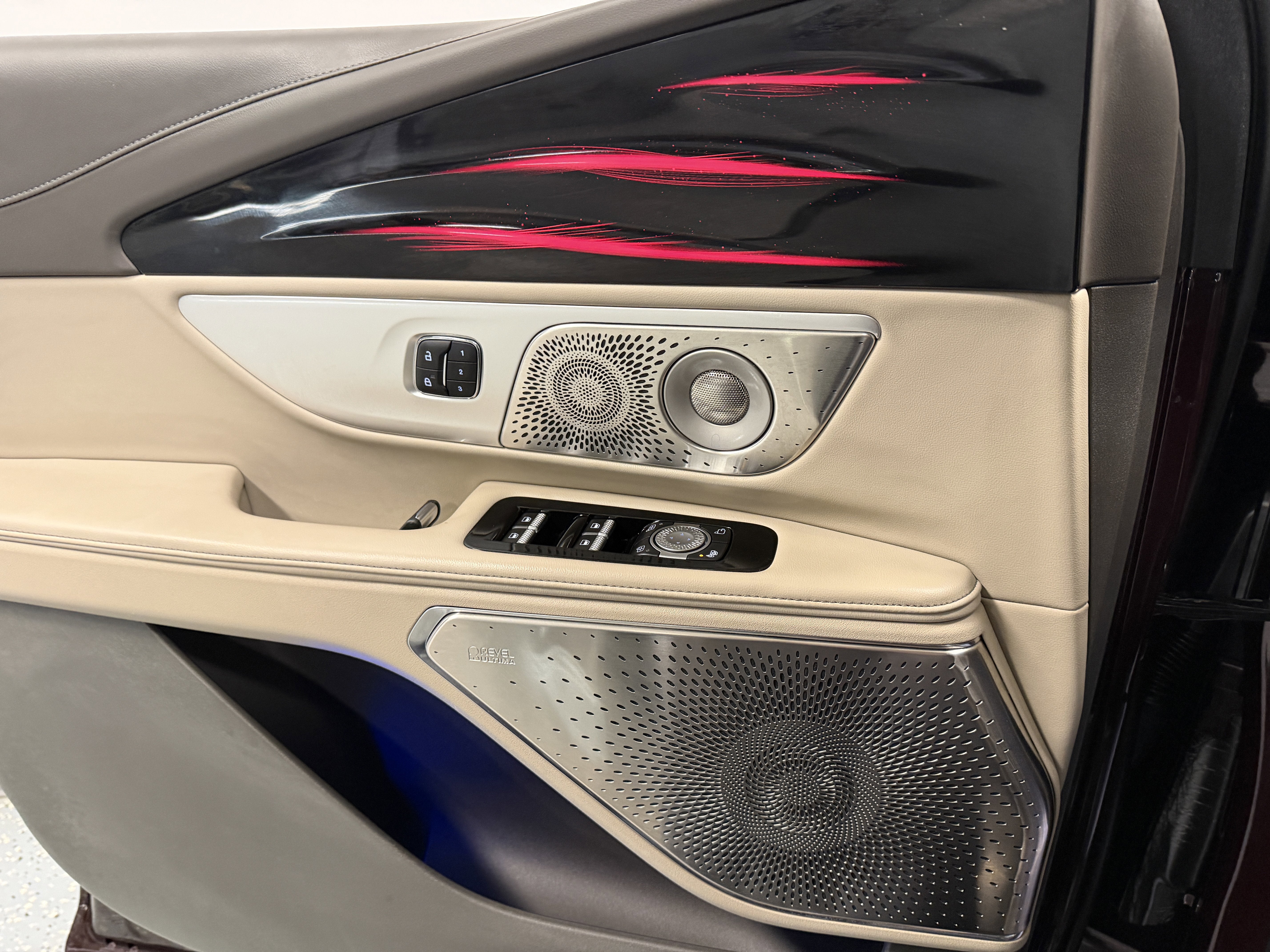 2025 Lincoln Nautilus Reserve