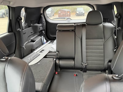 2024 Mitsubishi Outlander Base