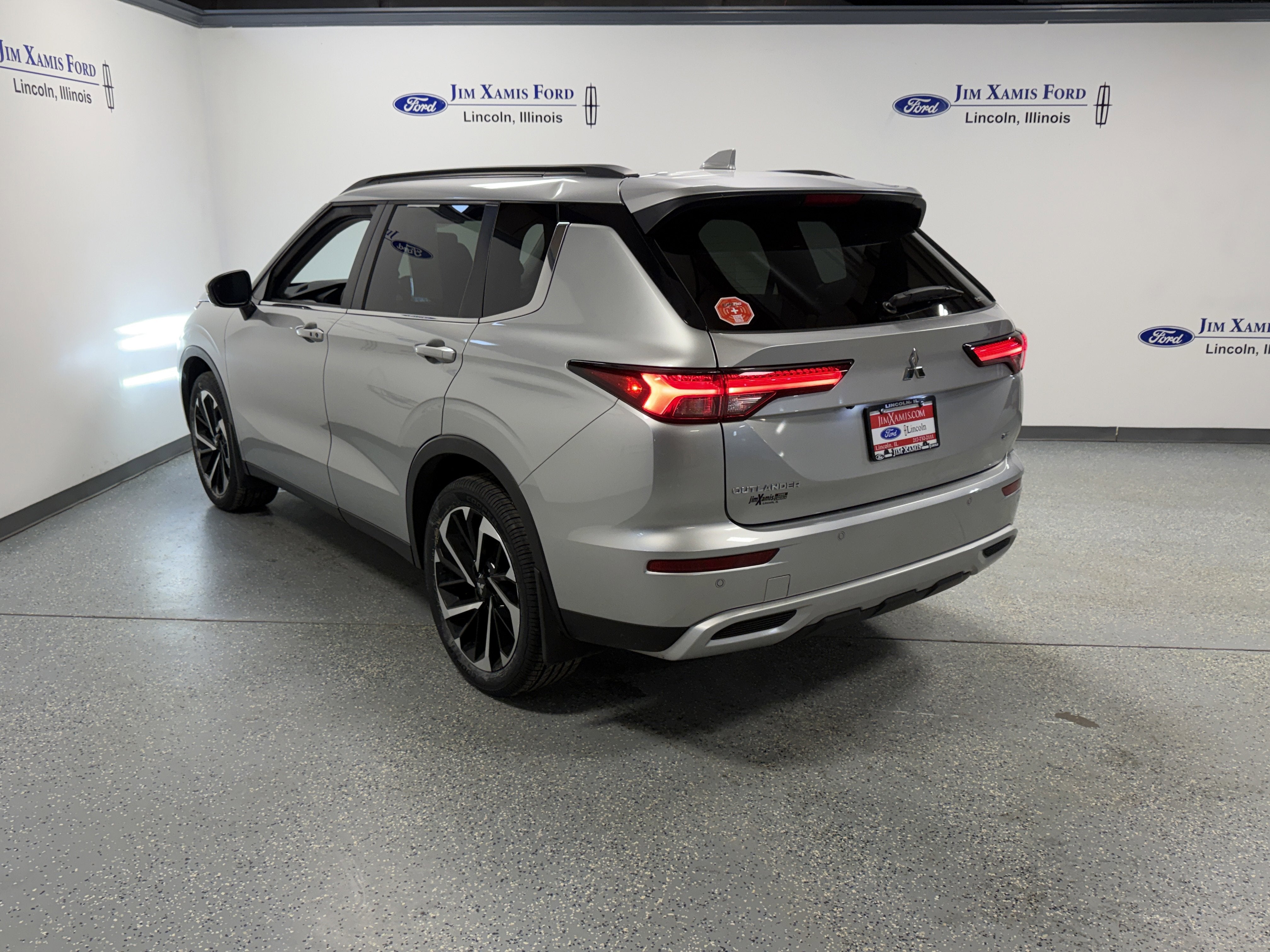 2024 Mitsubishi Outlander SE