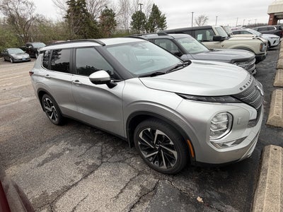 2024 Mitsubishi Outlander Base