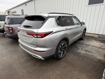 2024 Mitsubishi Outlander Base