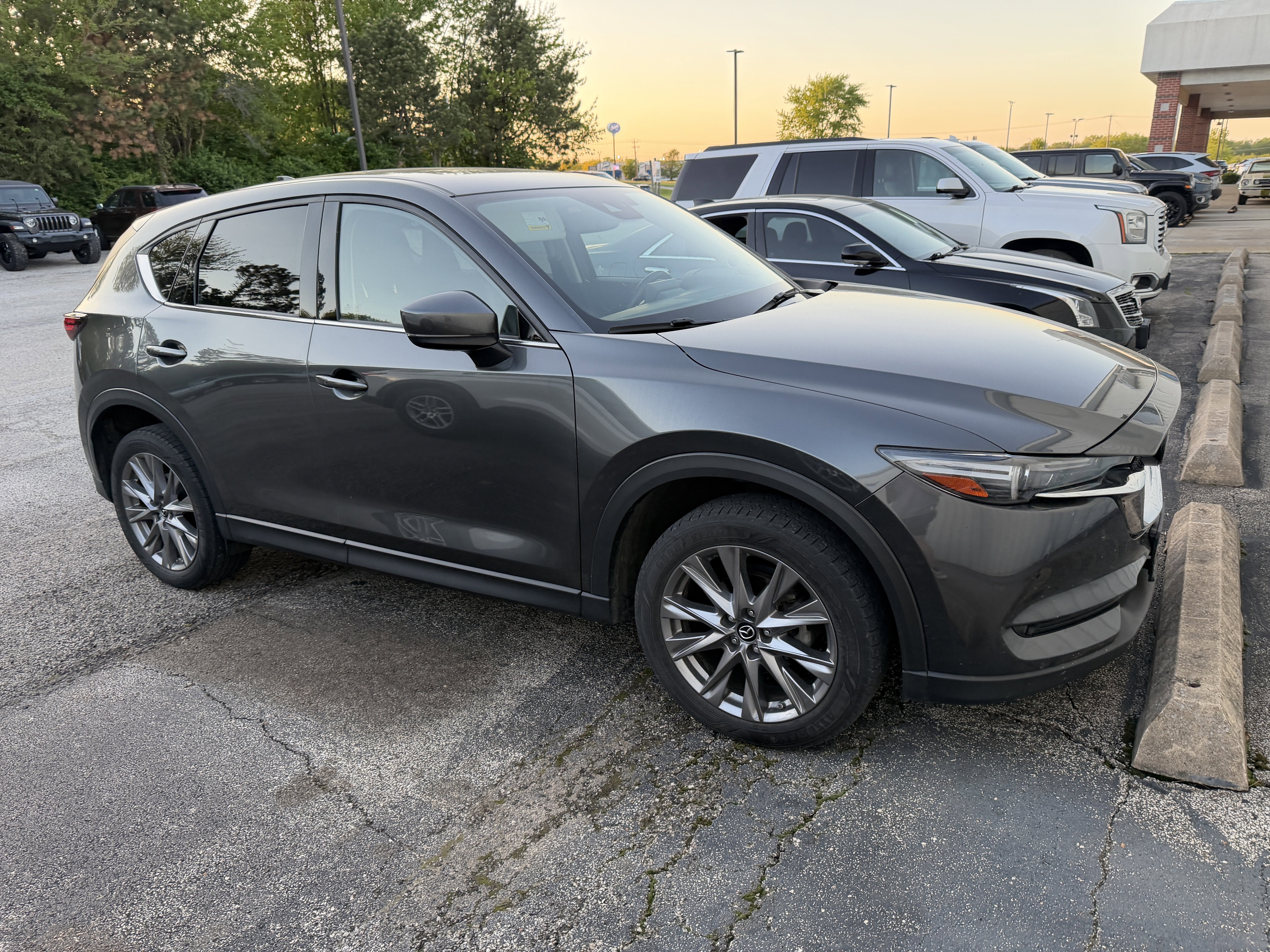 Used 2020 Mazda CX-5 Grand Touring with VIN JM3KFBDM6L0811880 for sale in Lincoln, IL