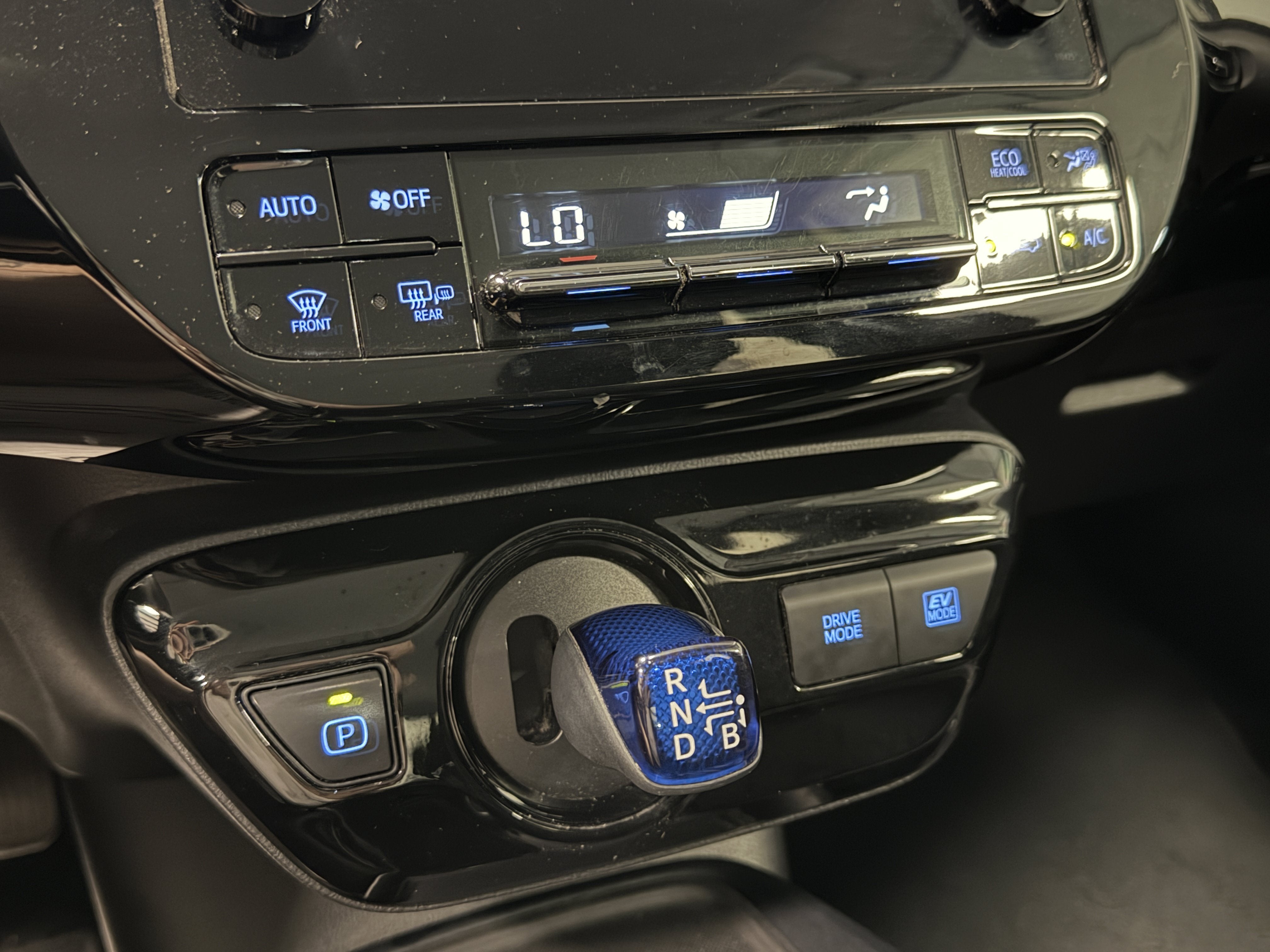 2019 Toyota Prius LE