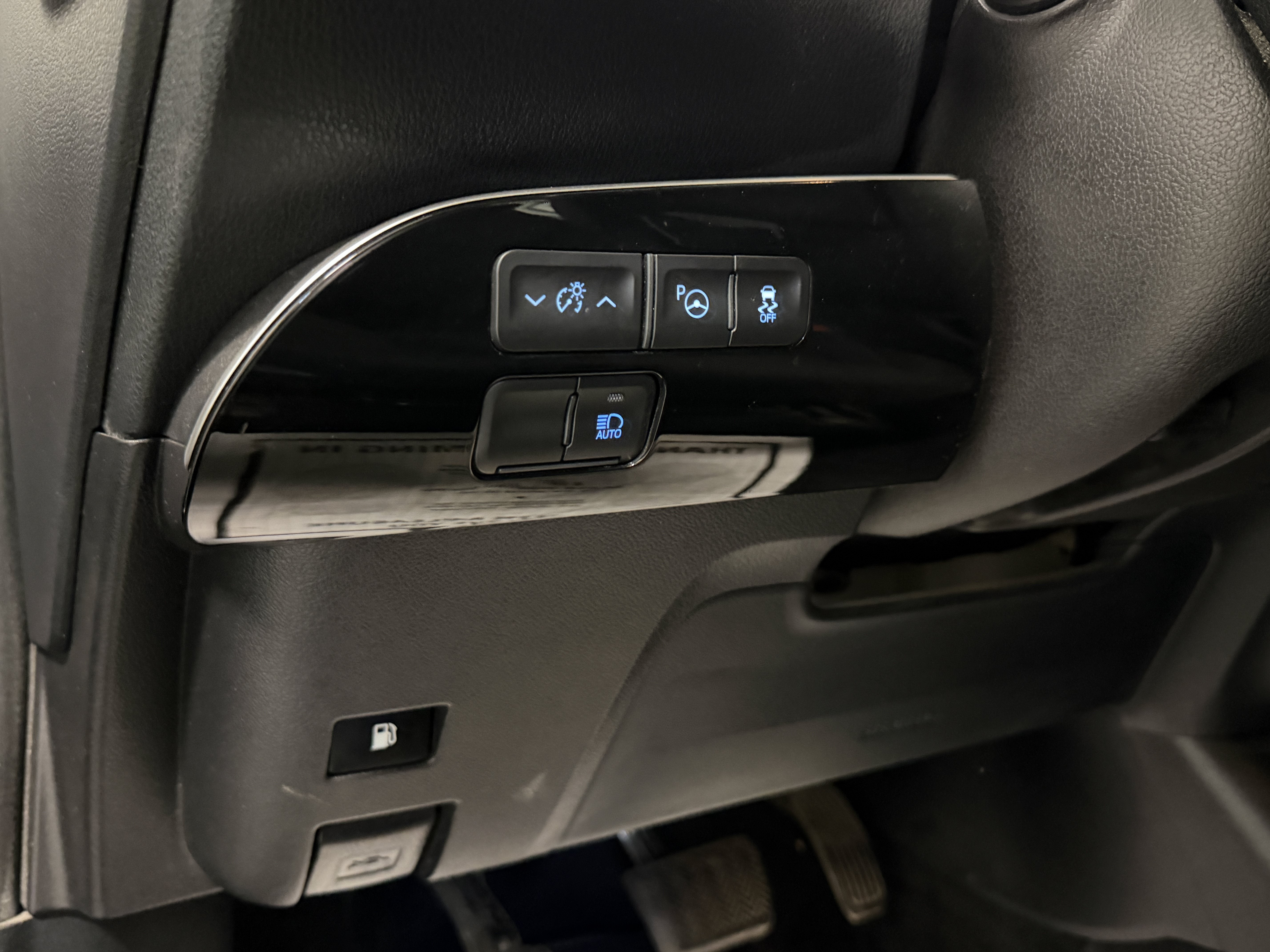 2019 Toyota Prius LE