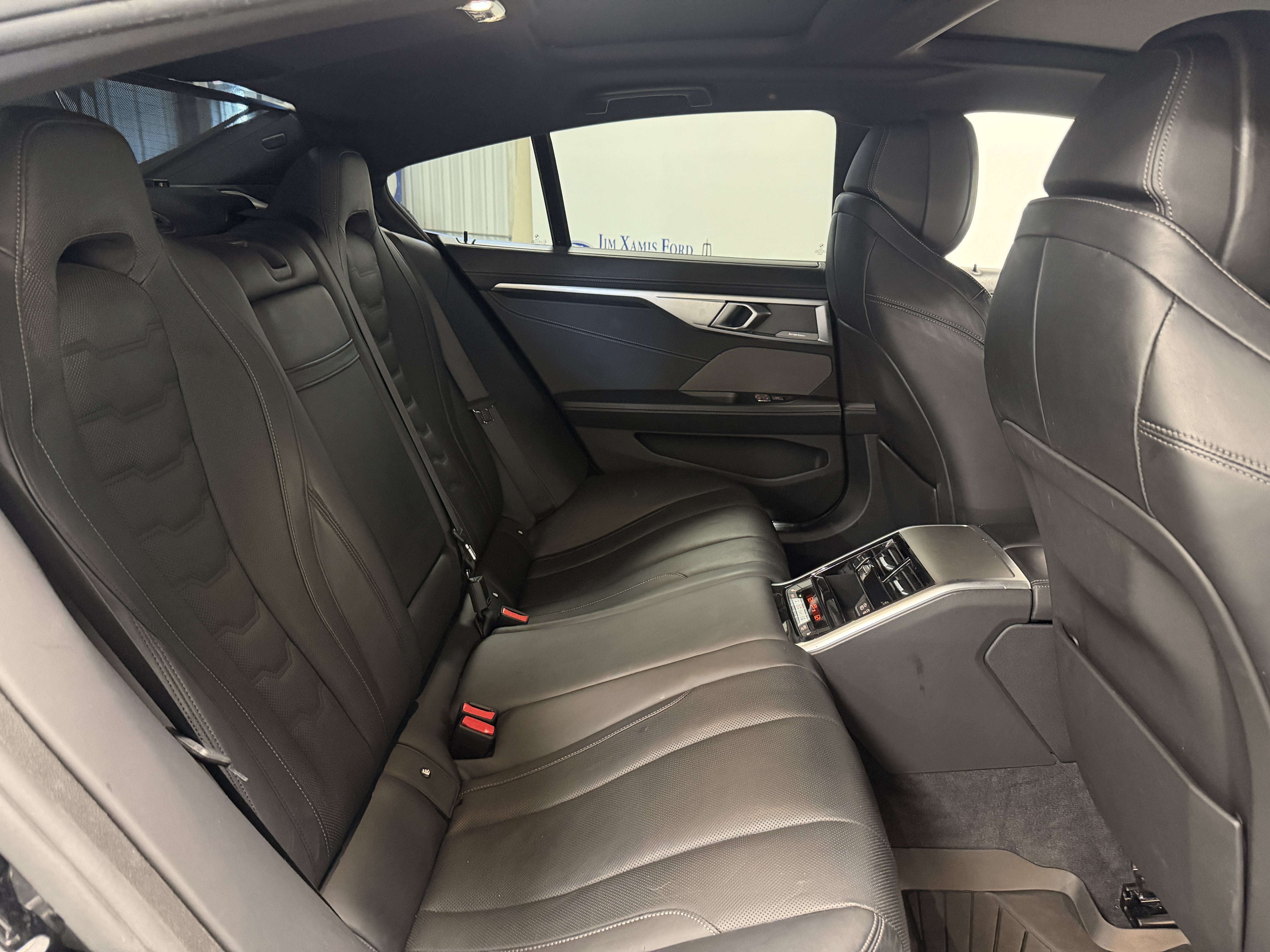 2022 BMW 8 Series 840i