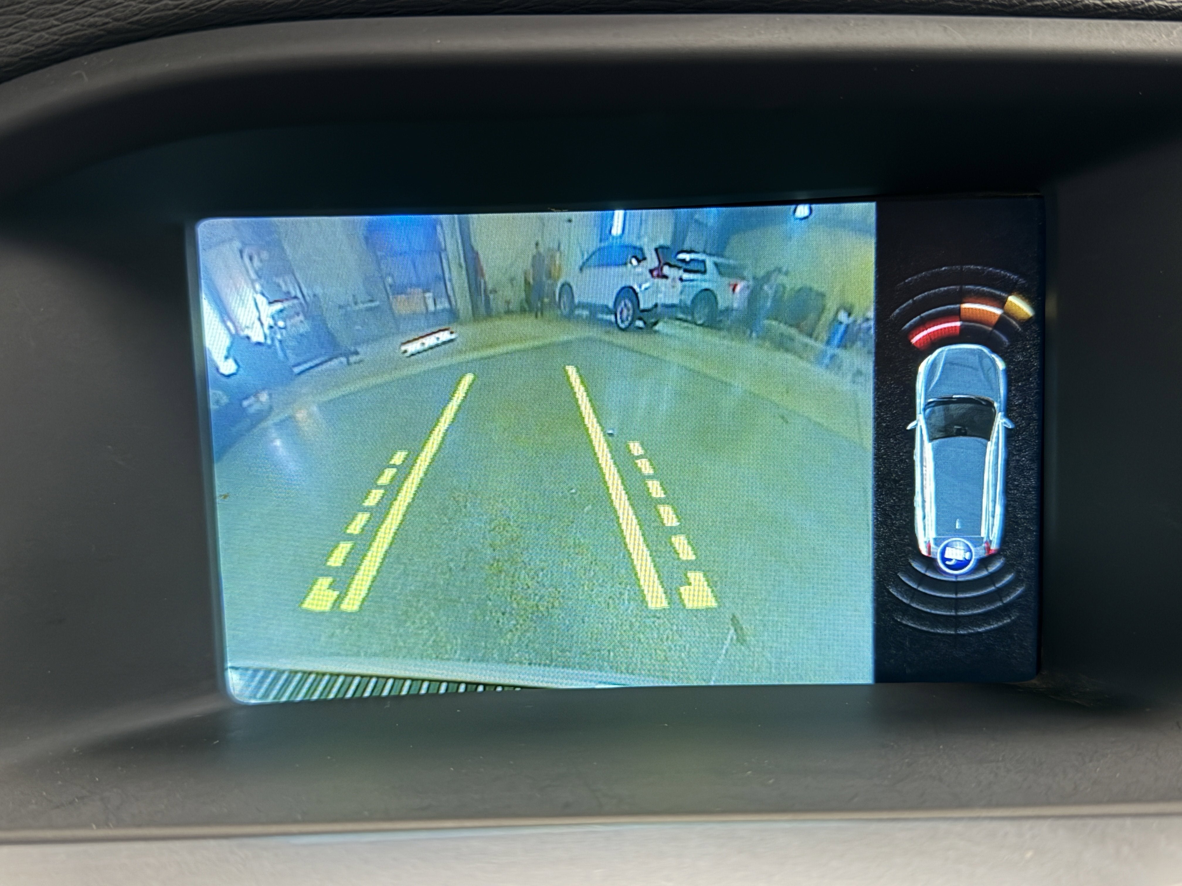 2017 Volvo V60 R-Design Platinum