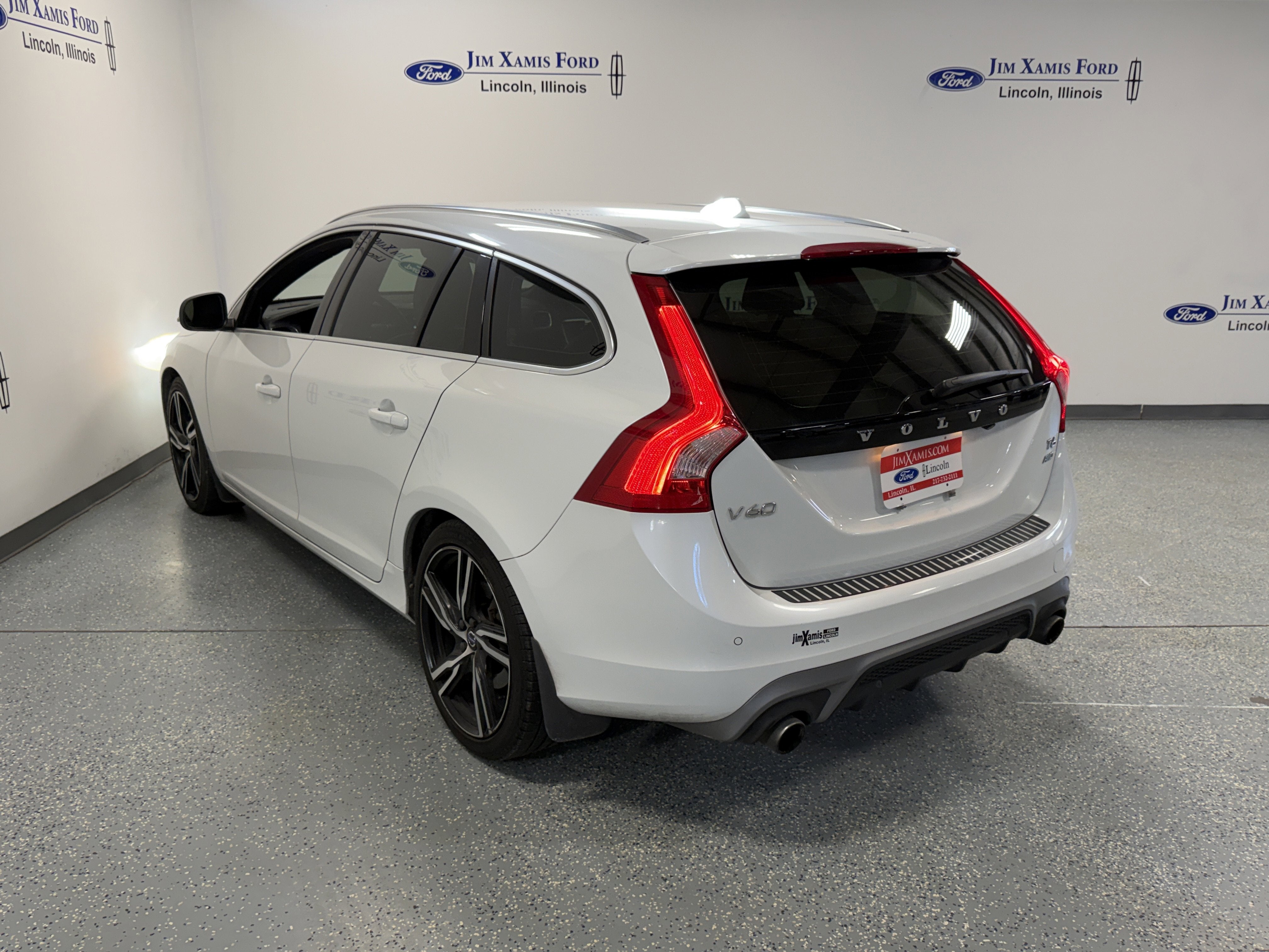 2017 Volvo V60 R-Design Platinum