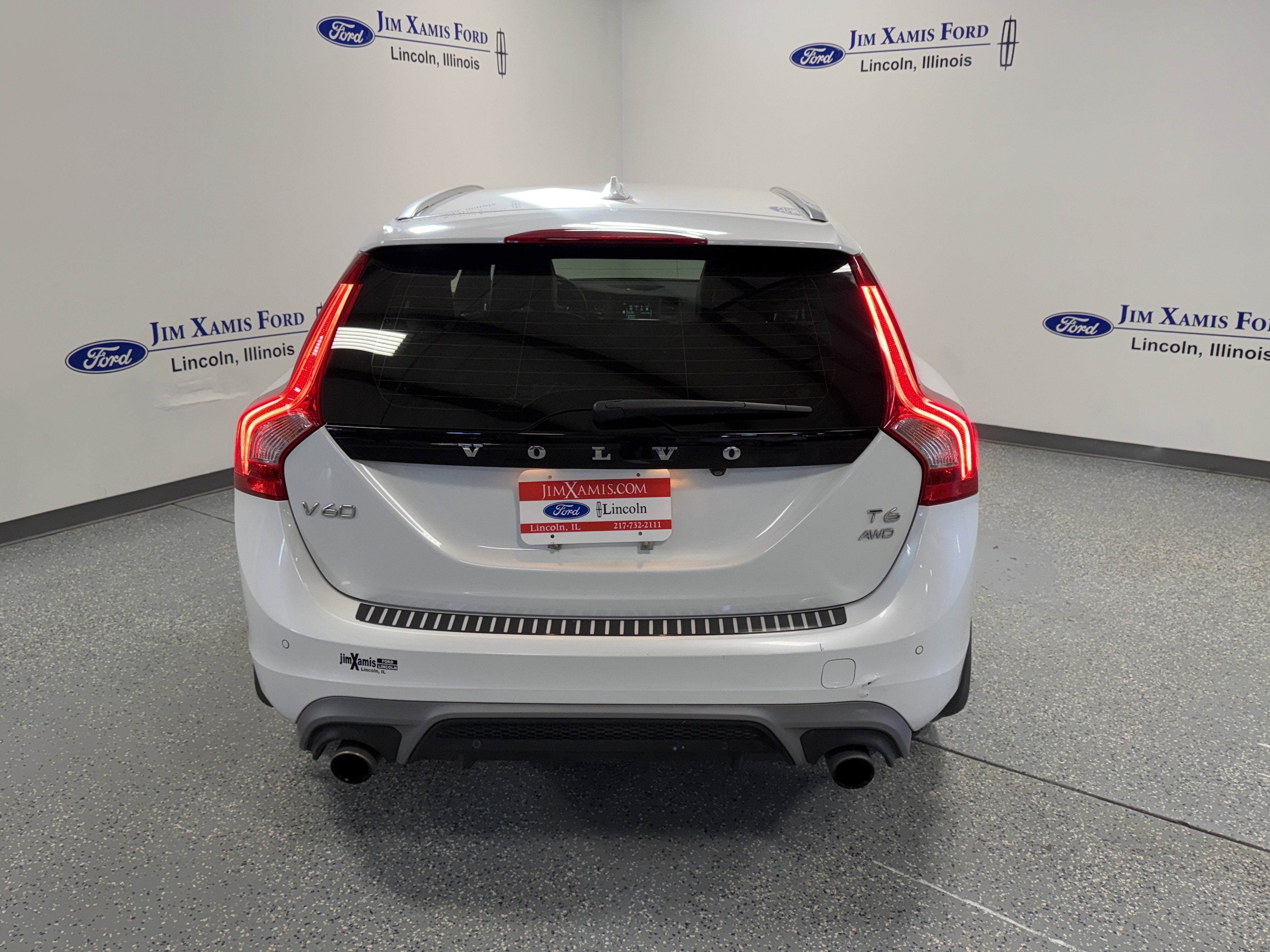 2017 Volvo V60 R-Design Platinum