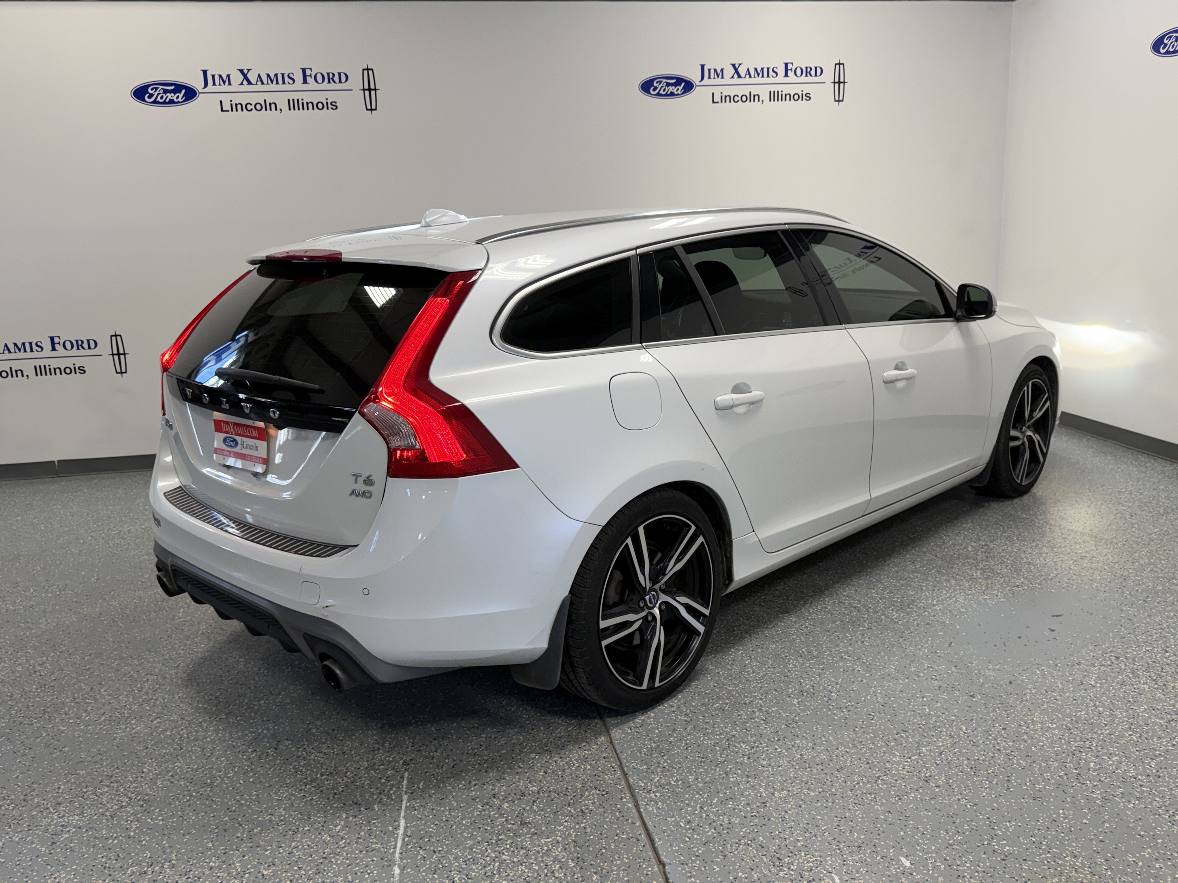 2017 Volvo V60 R-Design Platinum