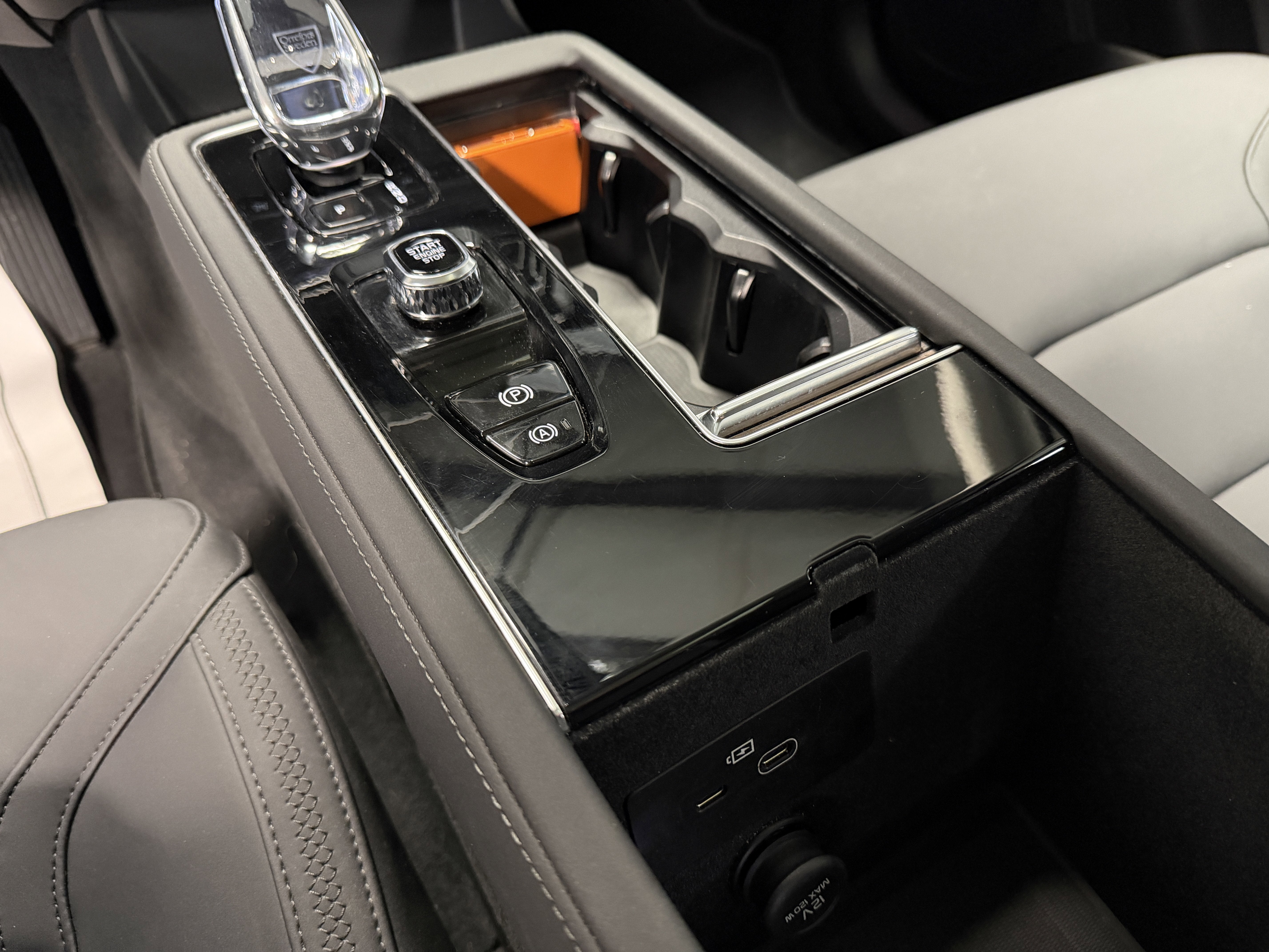 2025 Volvo XC90 Plus