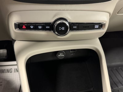 2021 Volvo XC40 Momentum