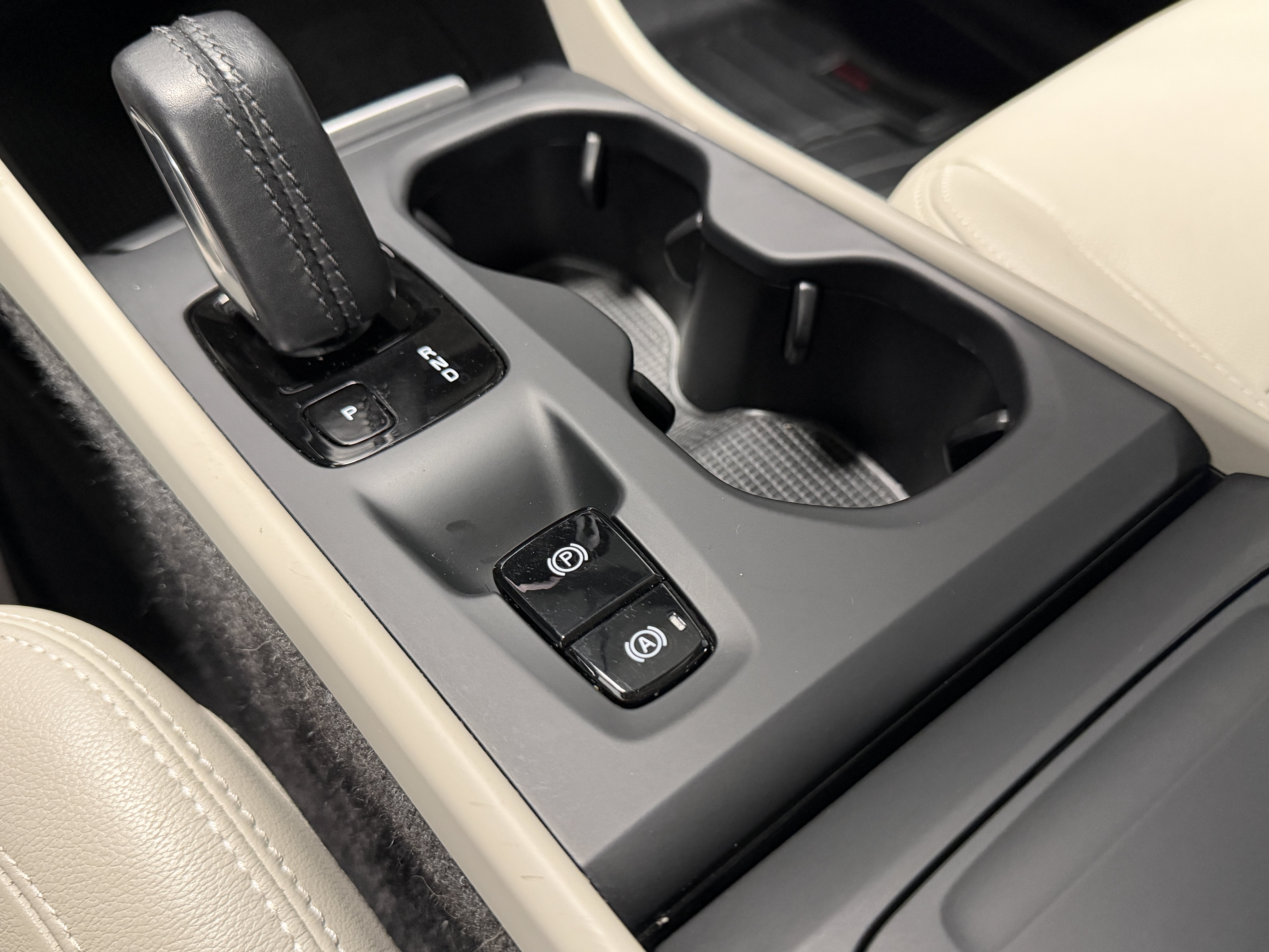 2021 Volvo XC40 Momentum
