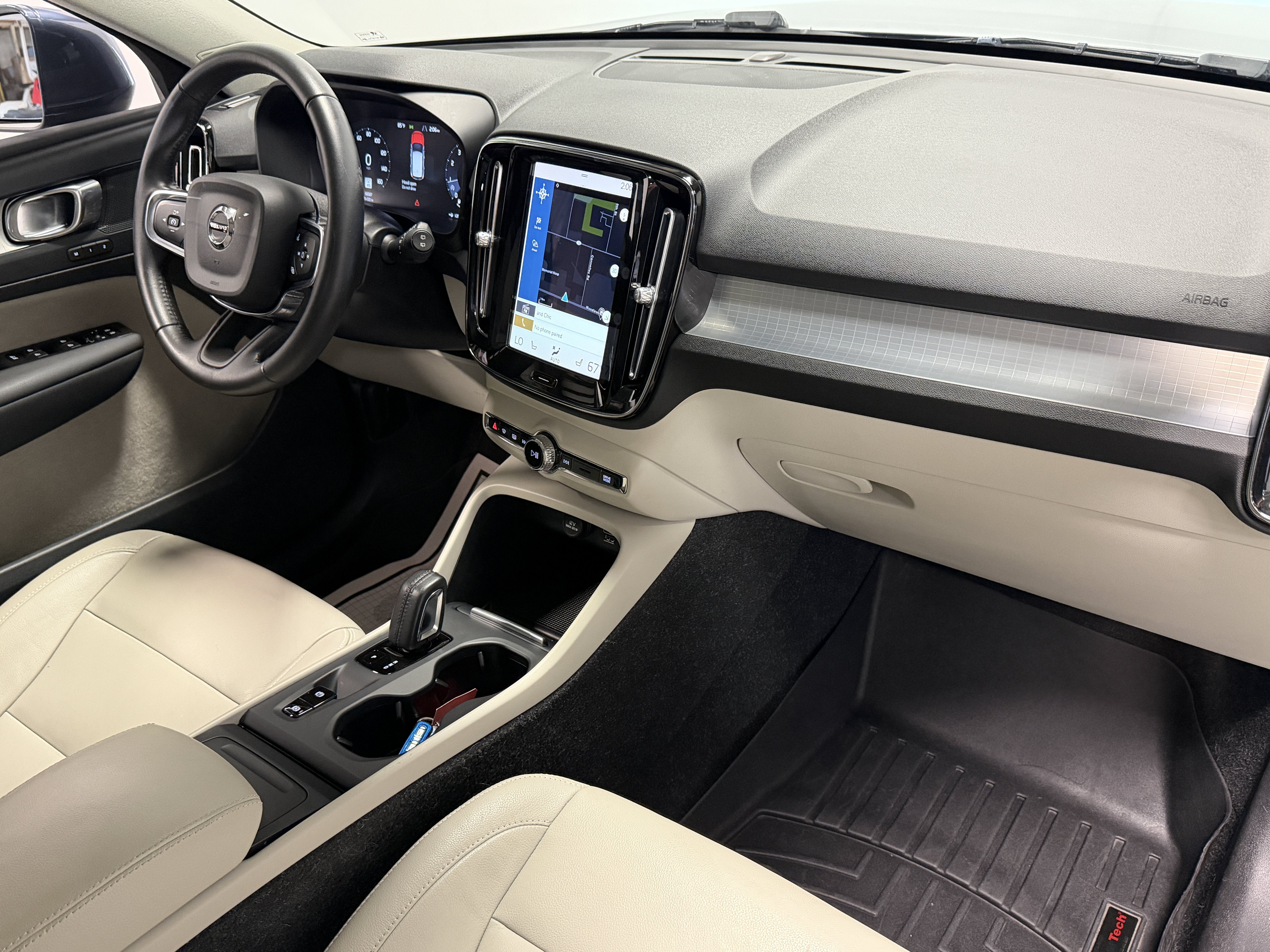 2021 Volvo XC40 Momentum