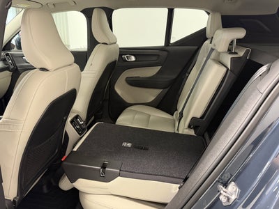 2021 Volvo XC40 Momentum