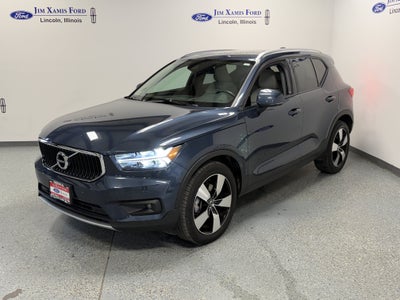 2021 Volvo XC40 Momentum