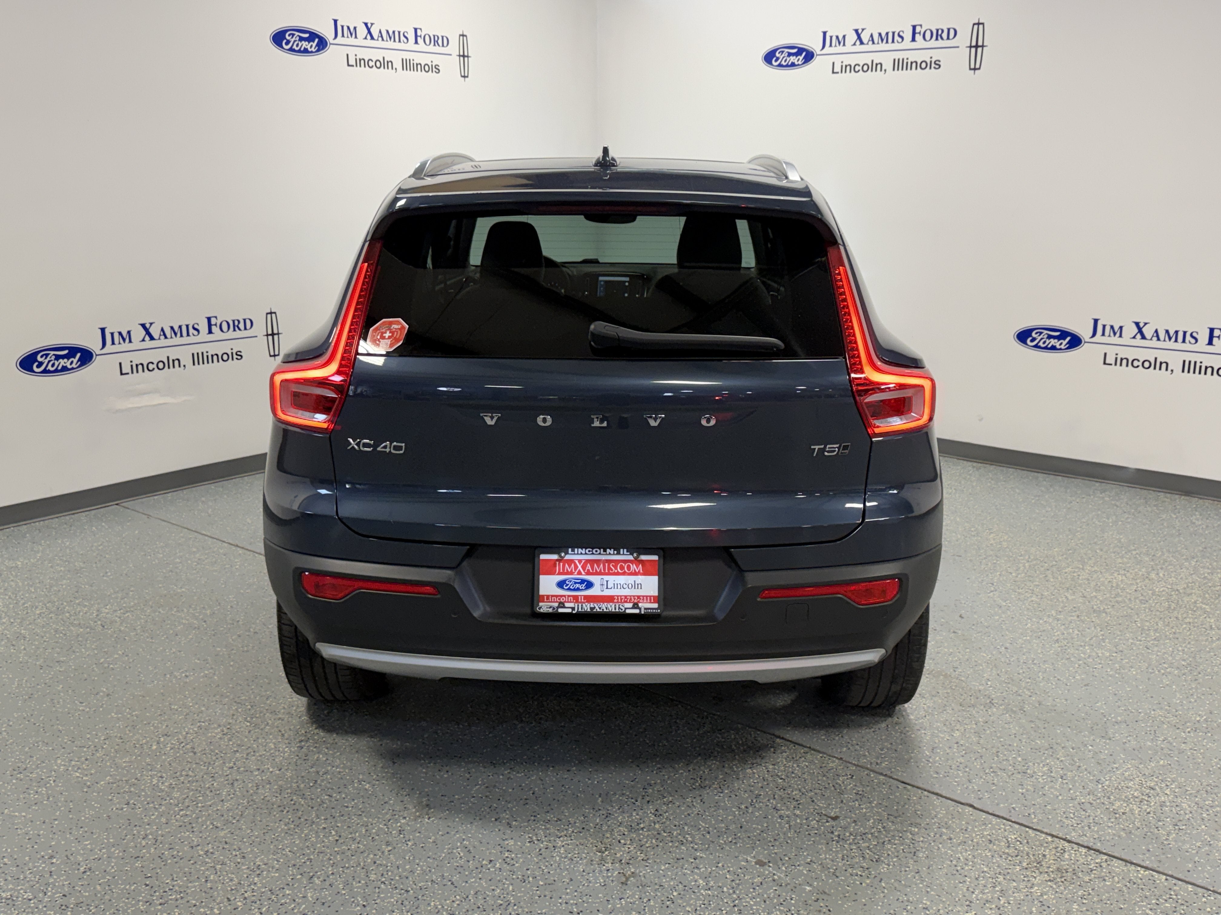 2021 Volvo XC40 Momentum